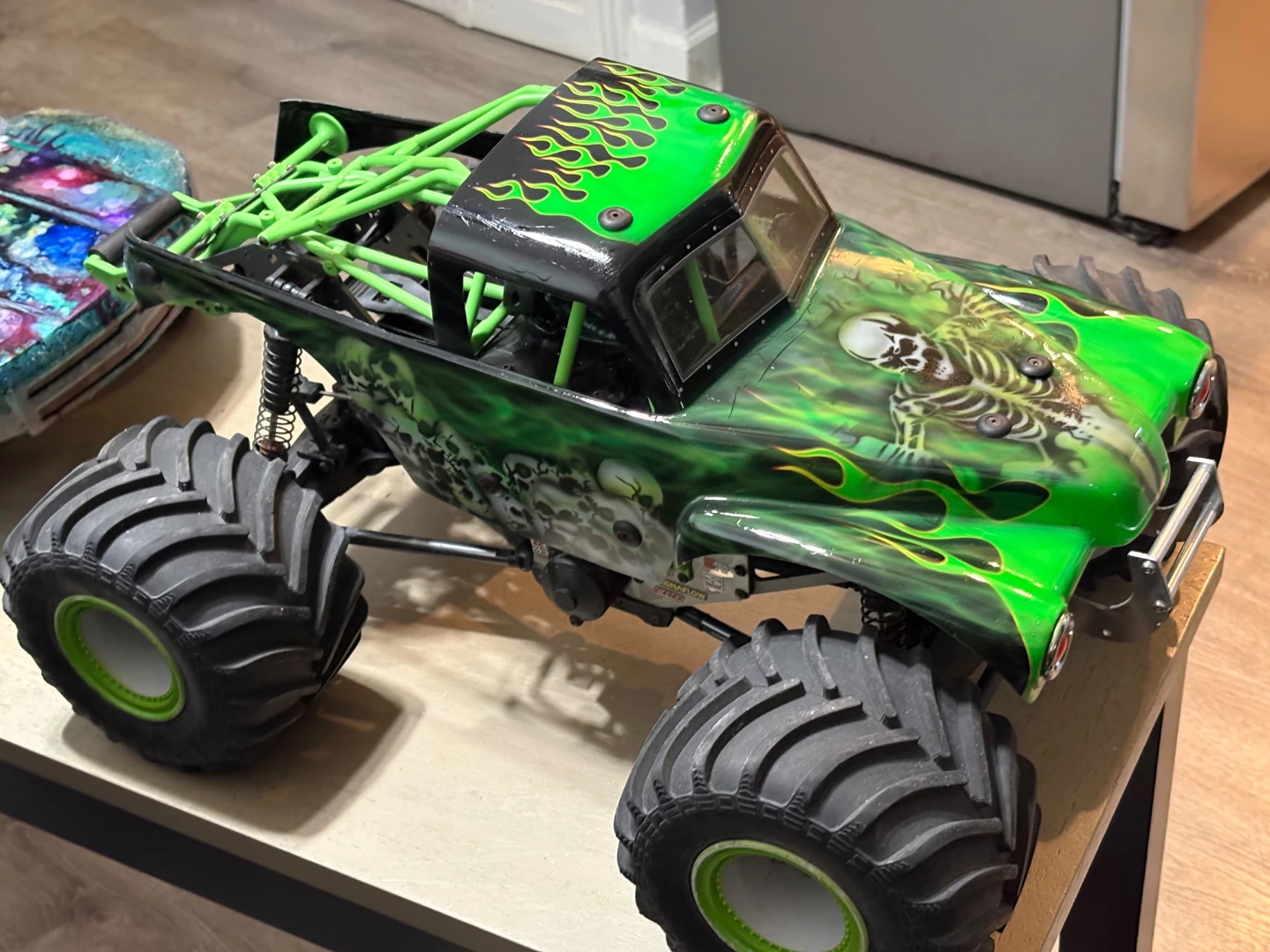 Losi Gravedigger Custom Monster Truck RC Car - photo 2