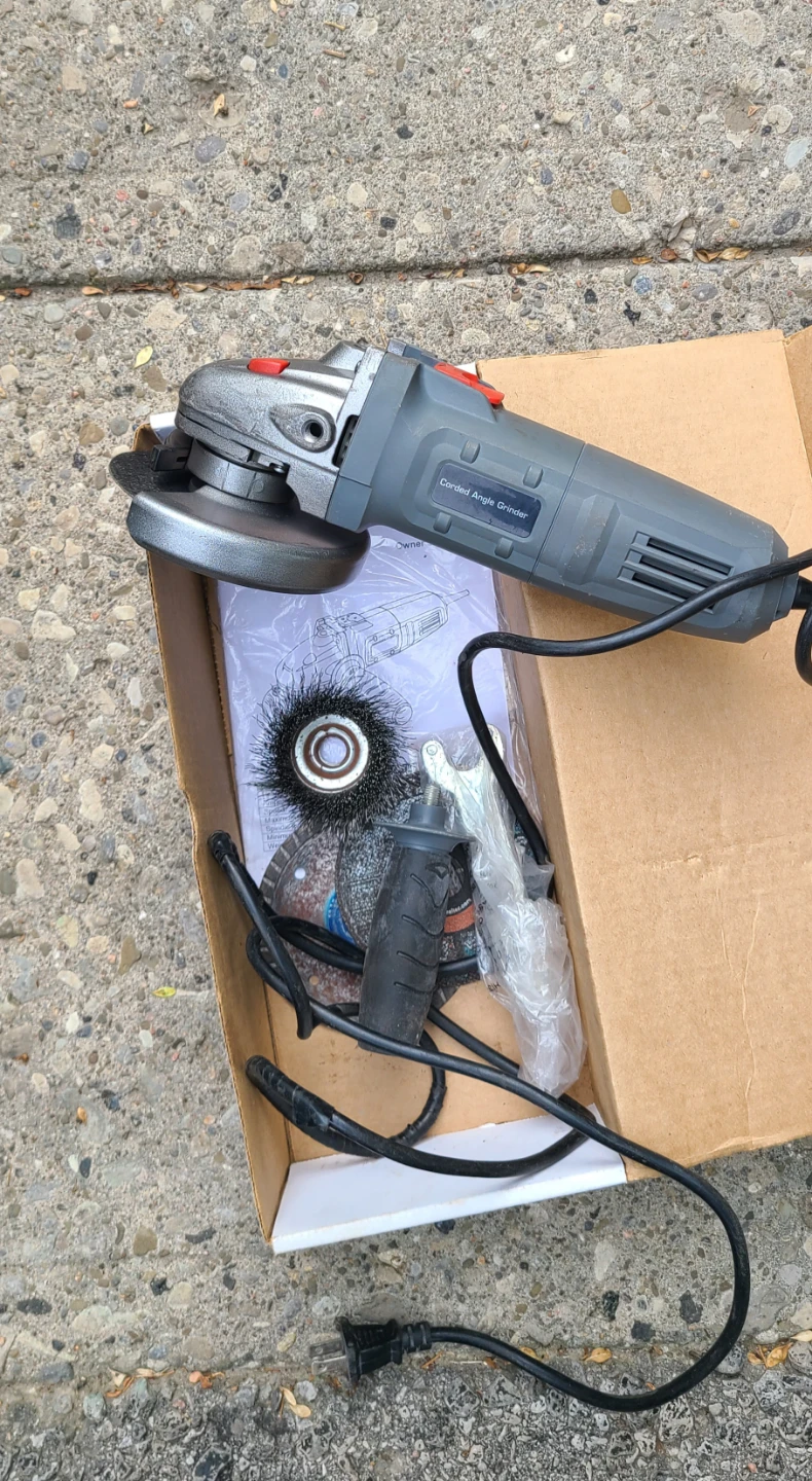4 1/2" Angle Grinder - Corded - Great Condition