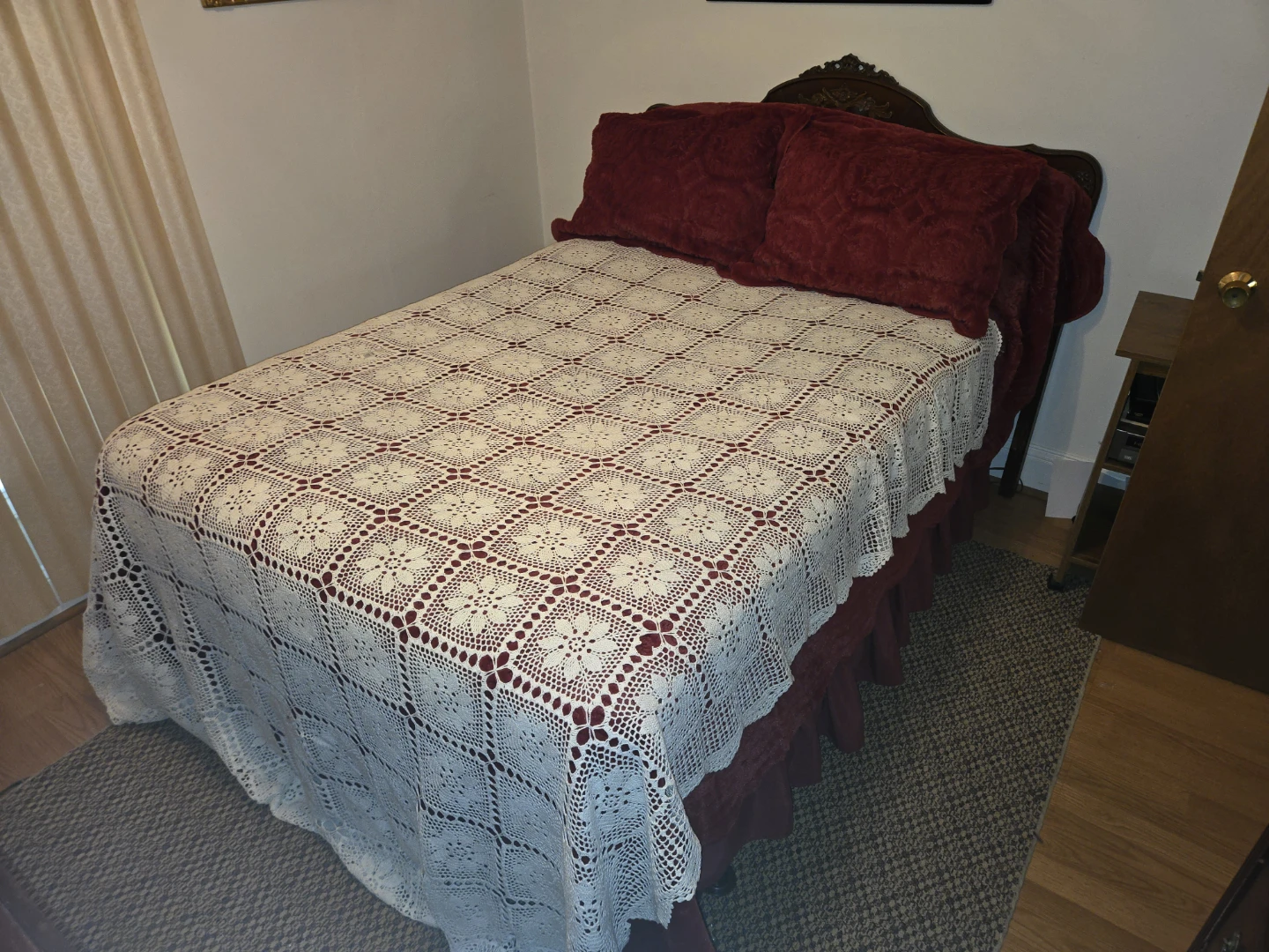 Antique Bedroom Furniture - photo 3