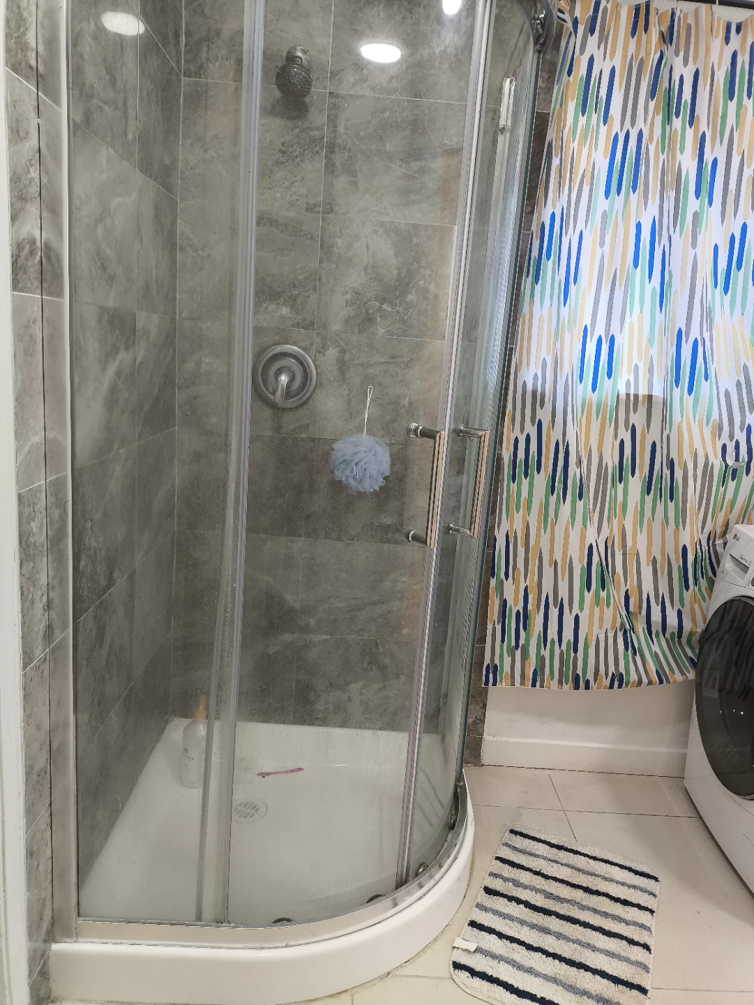 private room for rent  in White Rock near Earl Marriott Secondar - photo 5