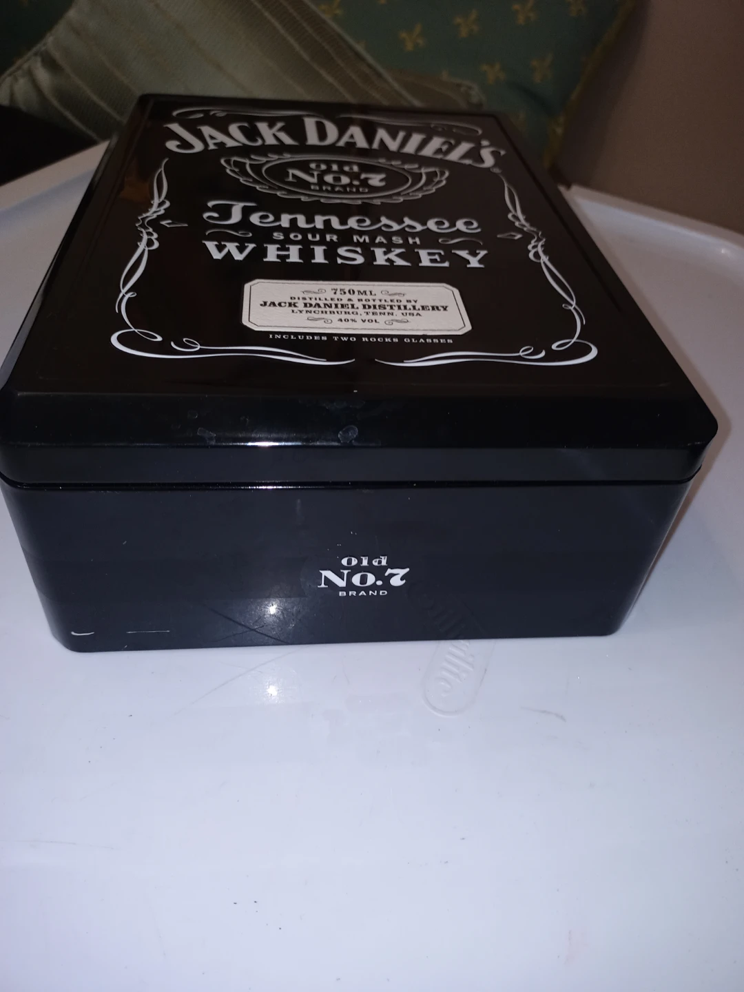 Jack Daniel's Collectible Tin Box - photo 2