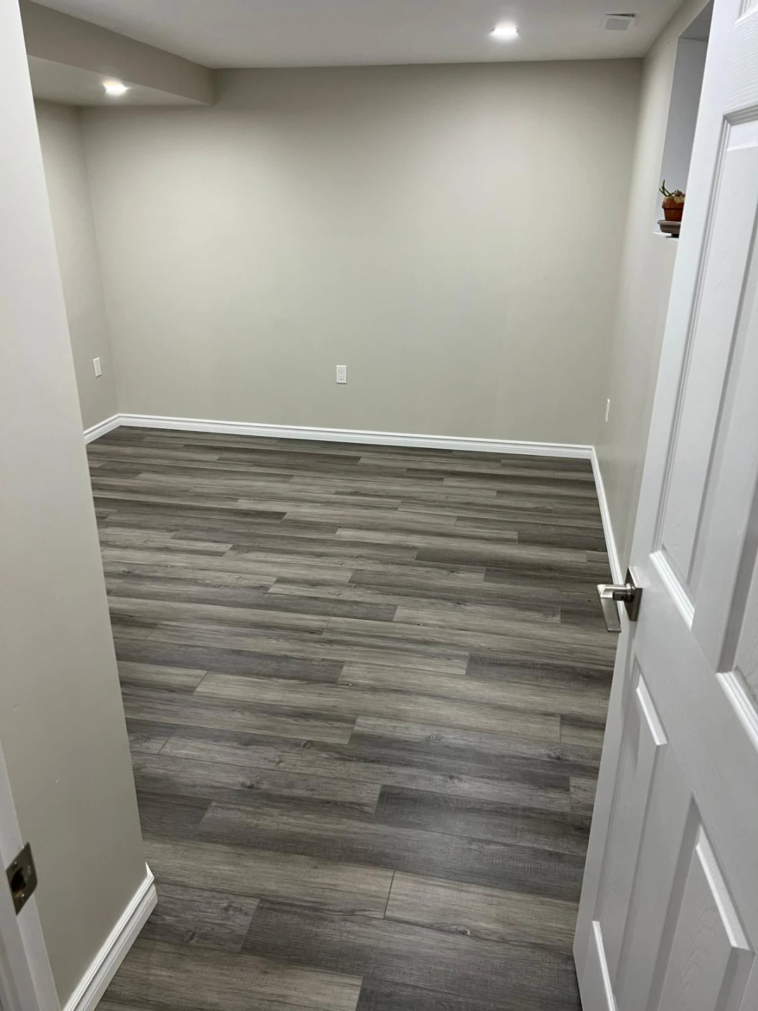 Basement for rent - photo 2