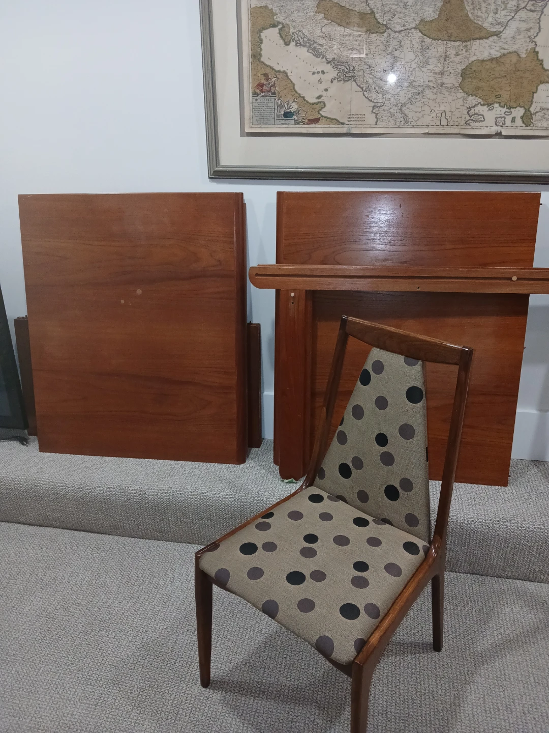 Set of 4 Mid-Century Modern Dining Chairs with TEAK TABLE