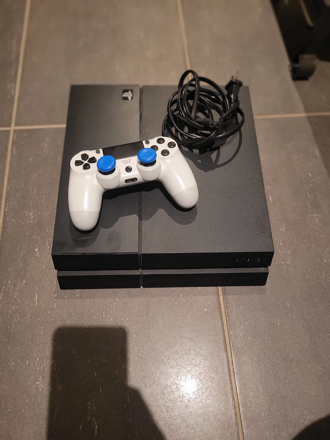 PlayStation 4 + game