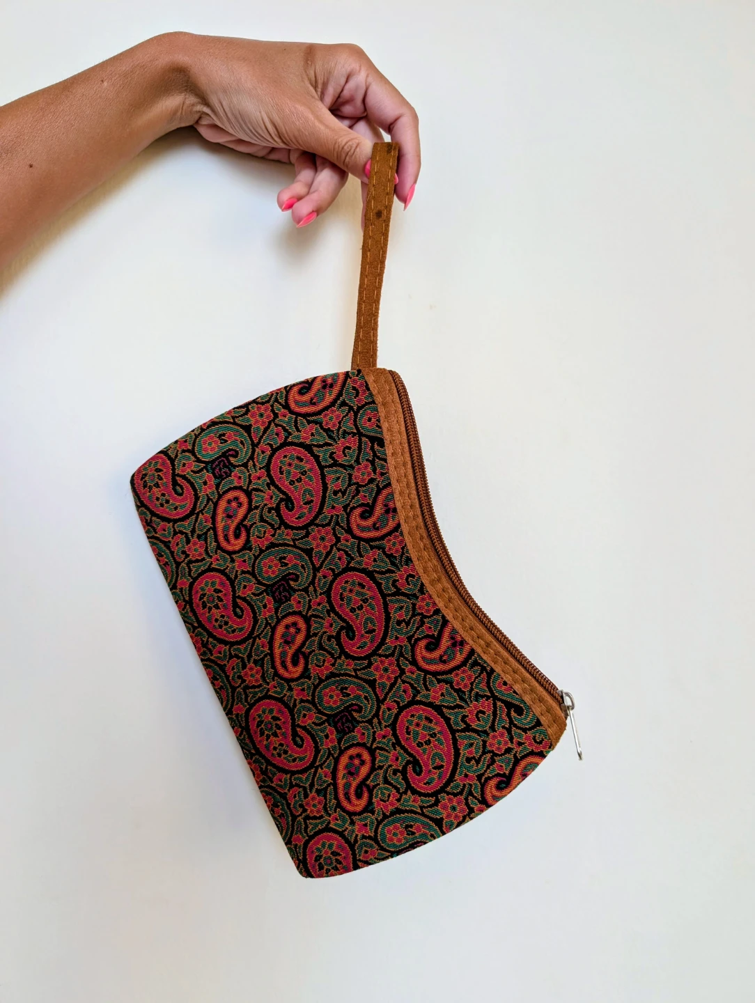 Paisley Pattern Clutch/cosmetics bag with Wrist Strap - photo 2