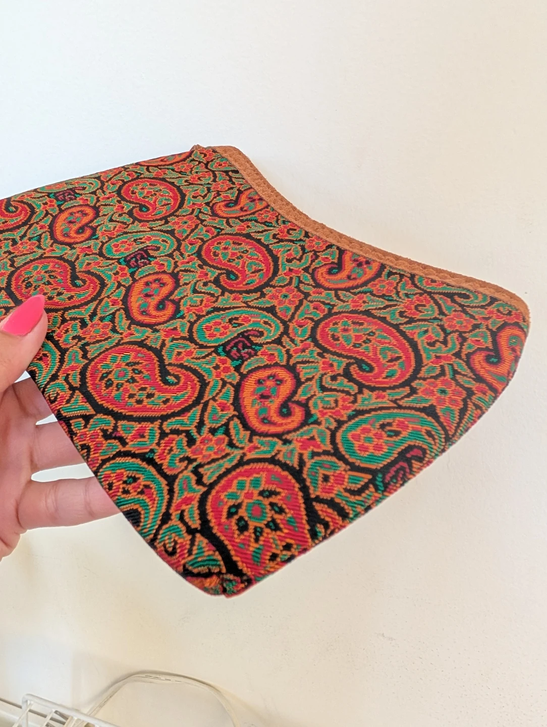 Paisley Pattern Clutch/cosmetics bag with Wrist Strap - photo 3