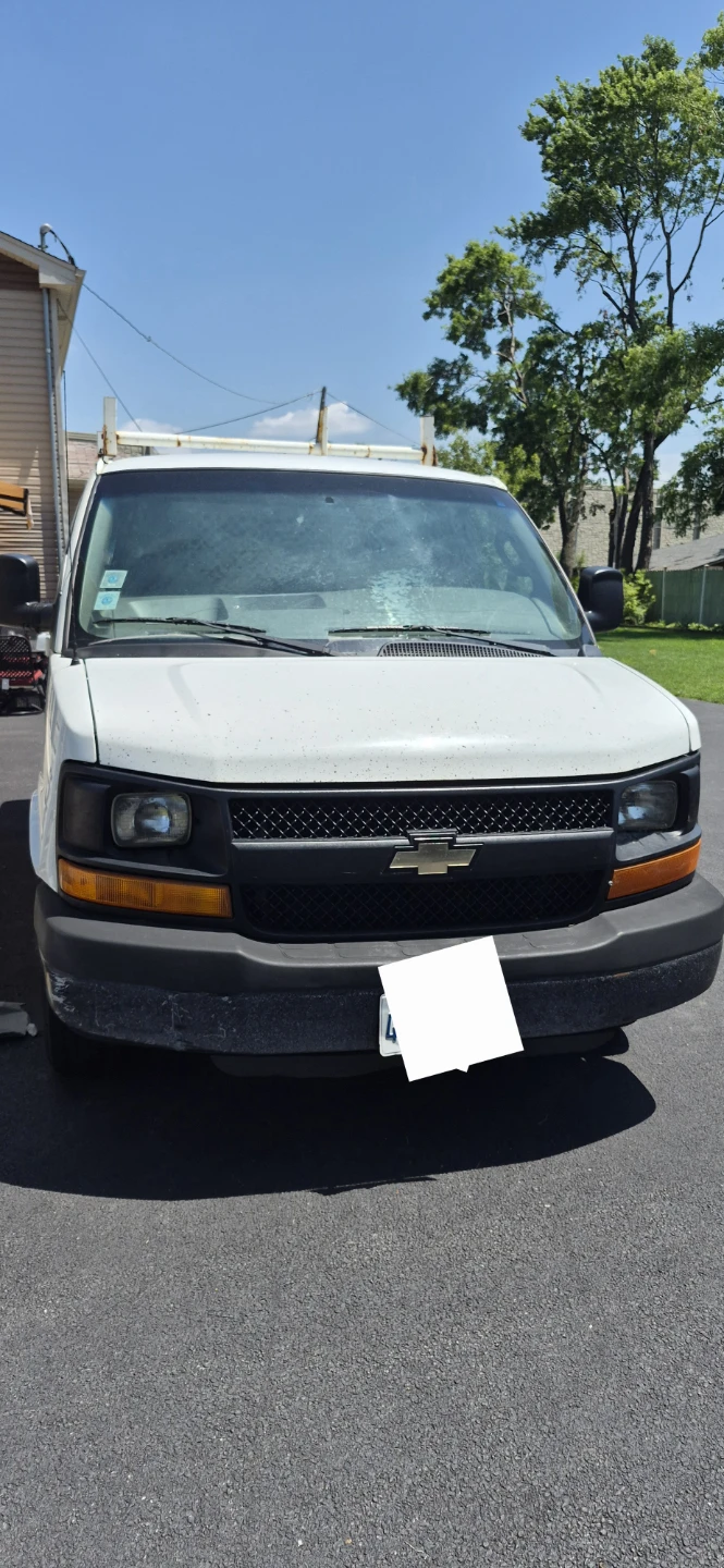 2017 Chevrolet Express g2500 cargo van