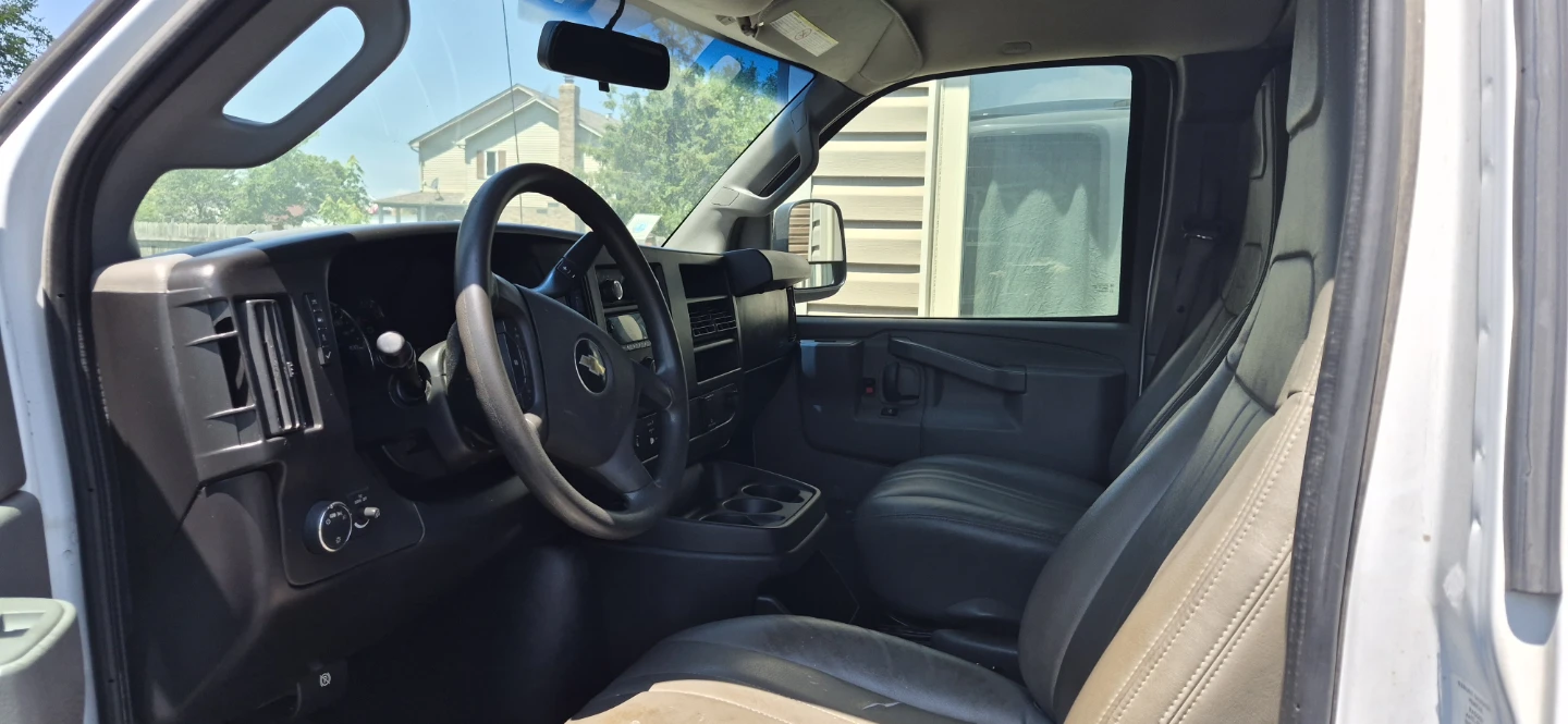 2017 Chevrolet Express g2500 cargo van - photo 5