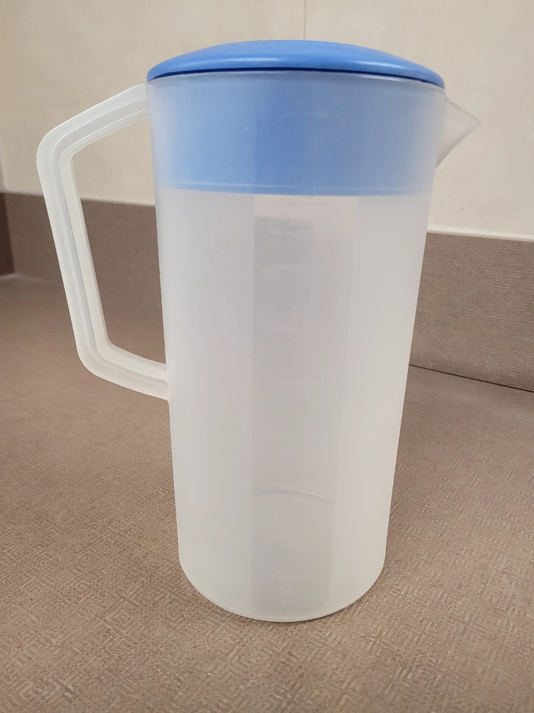 Plastic Pitcher with Blue Lid - photo 2