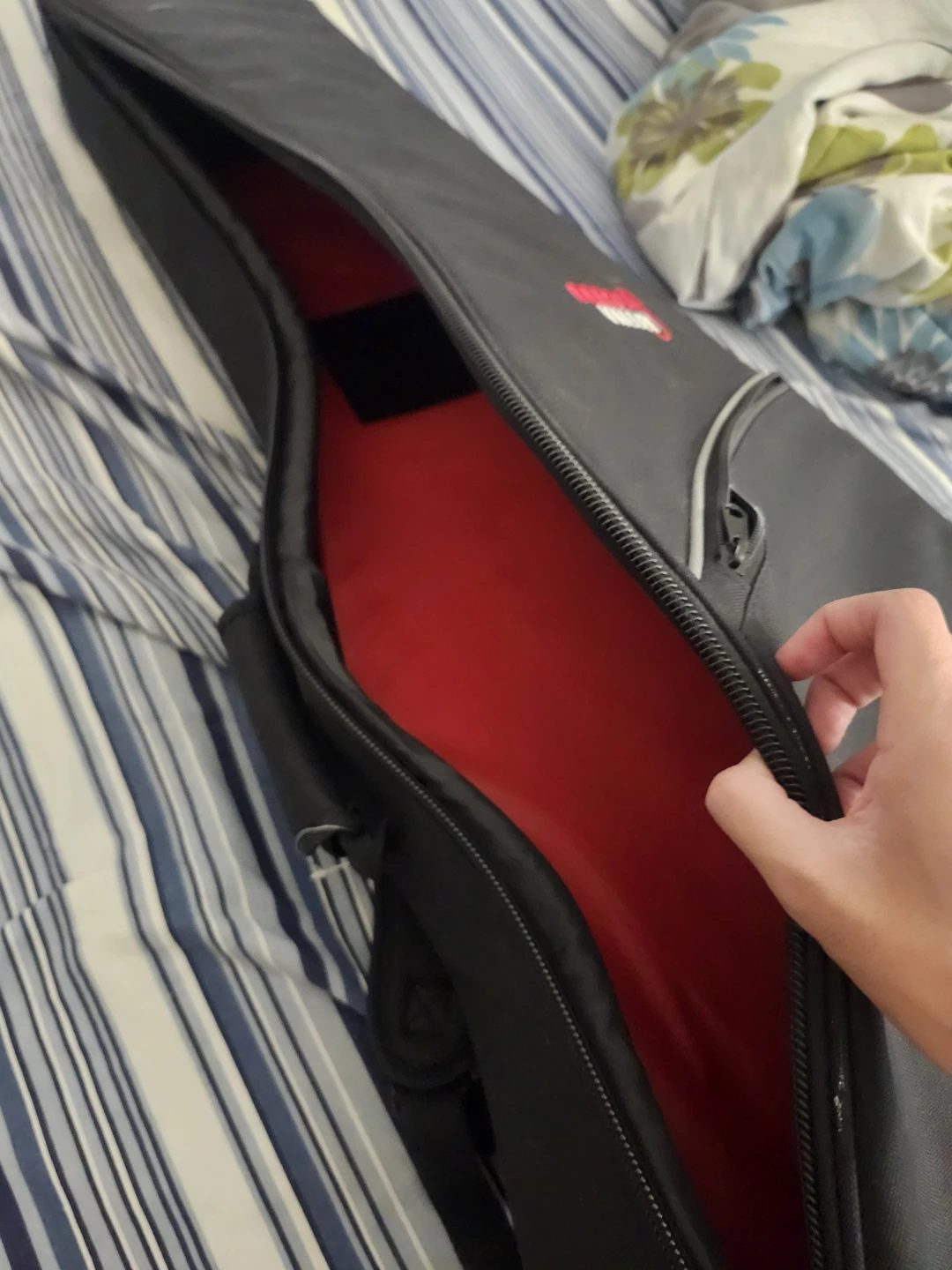 Yamaha Classical Guitar with Gig Bag and Strings - photo 4