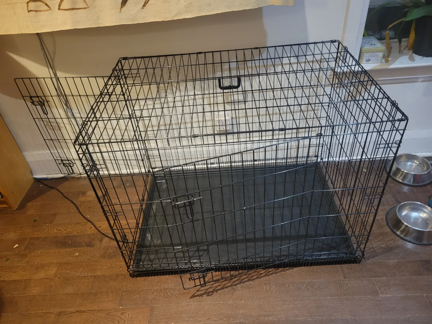 42" Folding Wire Dog Crate – Great Condition