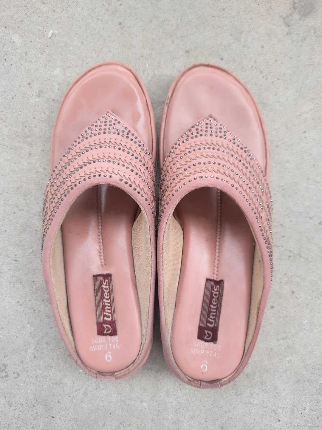 Uniteds Women's Embellished Thong Sandals - Size 6