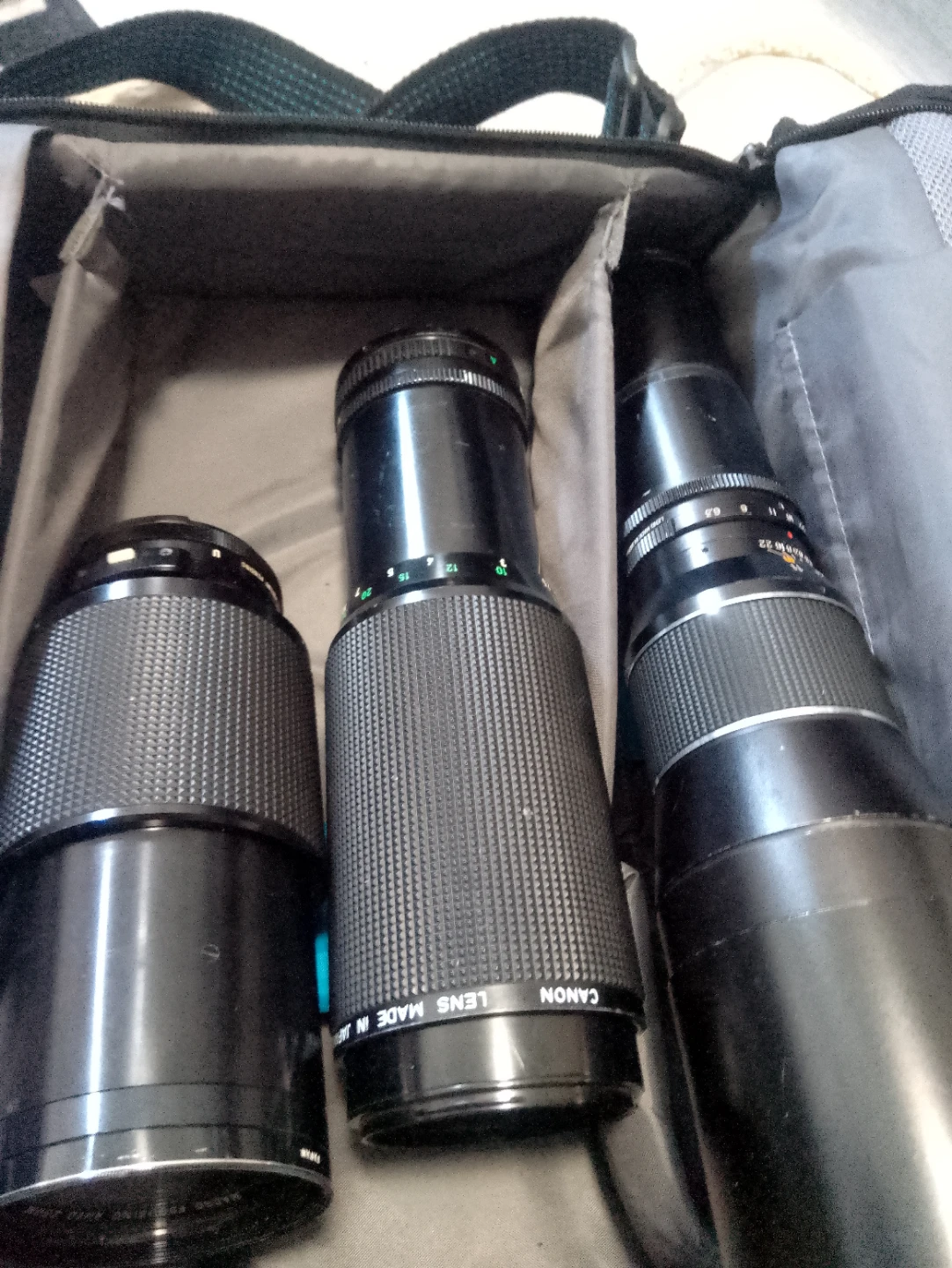 Vivitar Series 1 70-210mm f/3.5 Macro Auto Zoom Lens