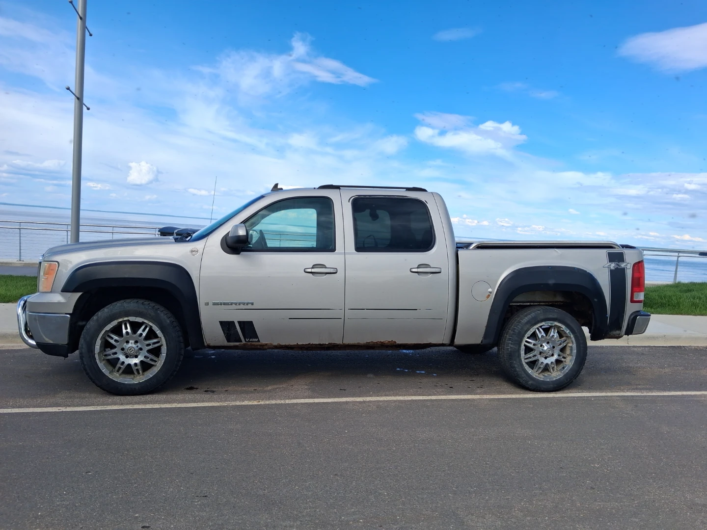 GMC Sierra Pickup Truck - photo 2