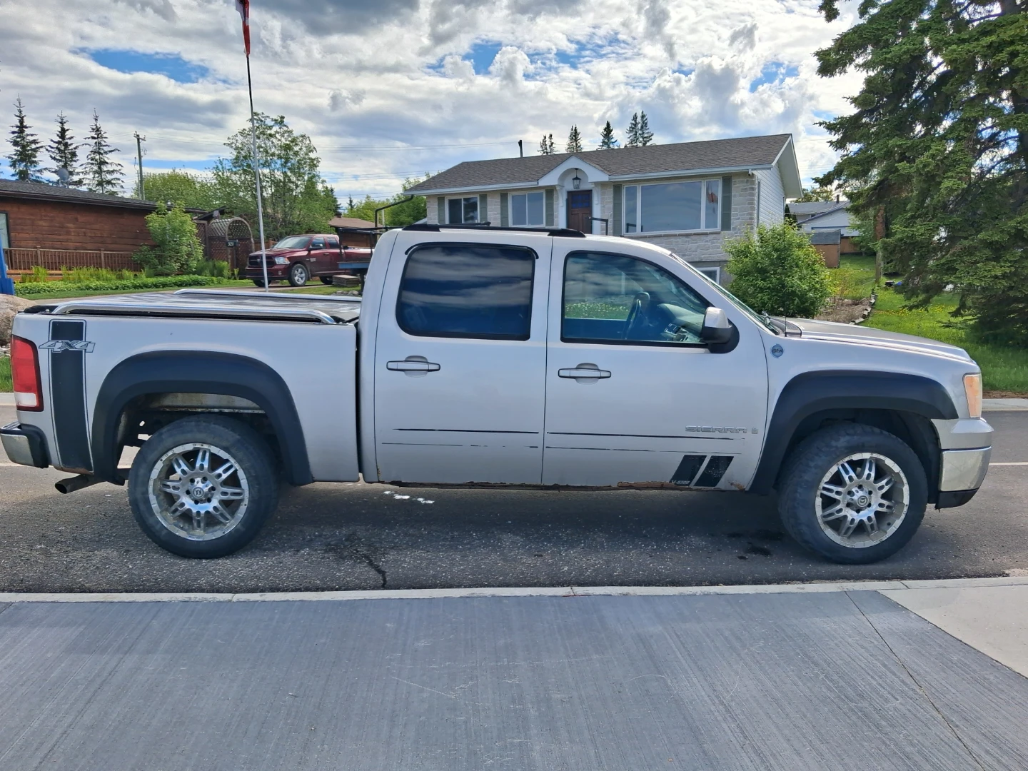 GMC Sierra Pickup Truck - photo 3