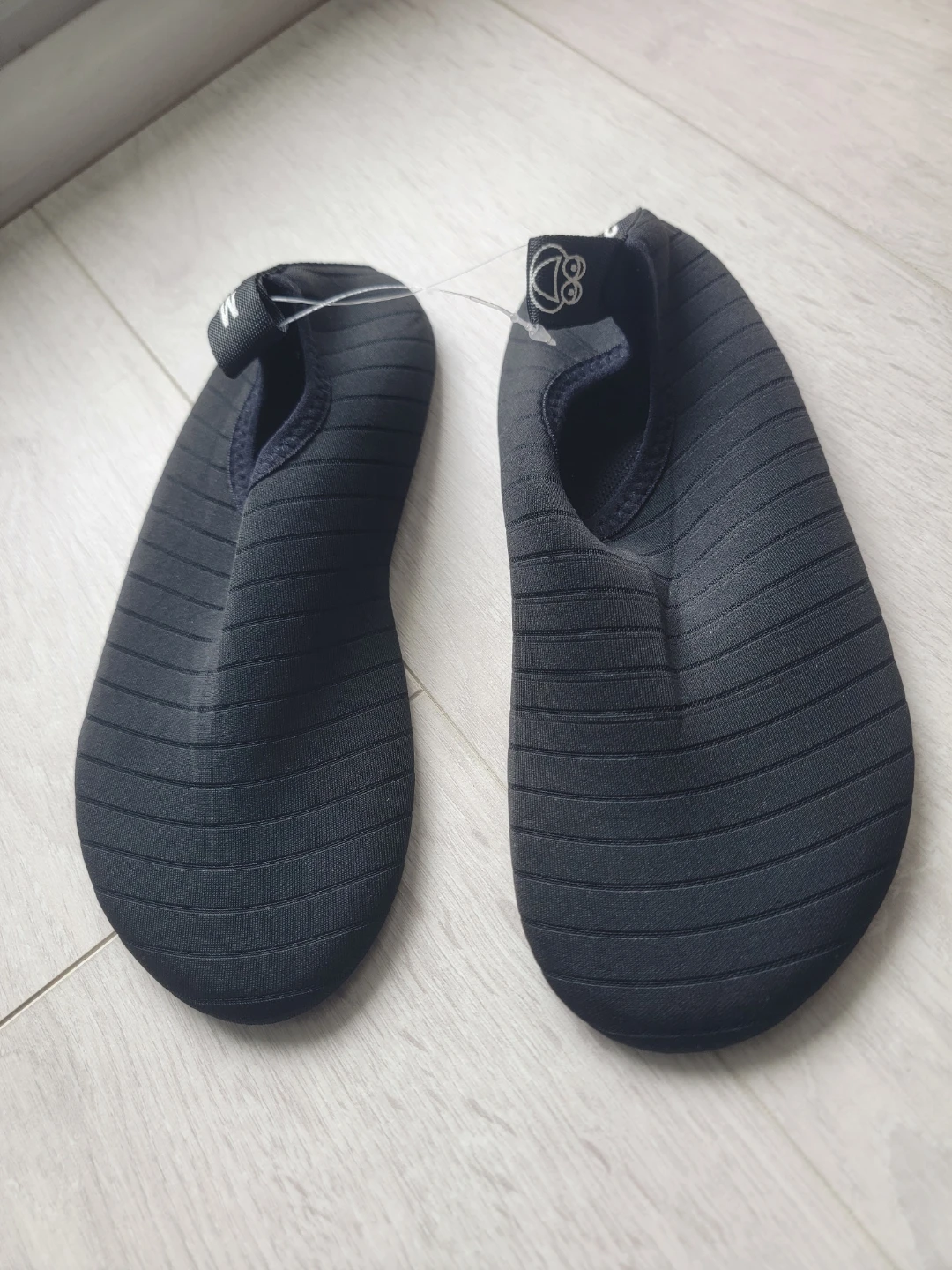 Black Water Shoes - Size 36/37 - photo 2