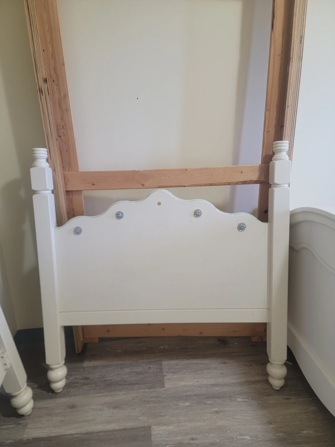 White Twin Headboard and Footboard Set - photo 3