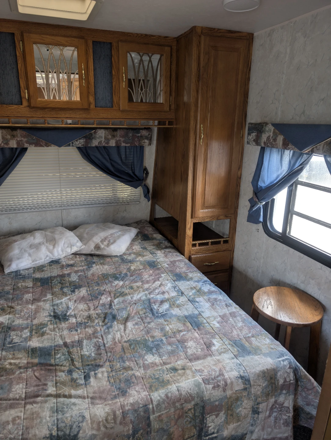 2000 31BHSS Sierra Trailer Home - photo 2