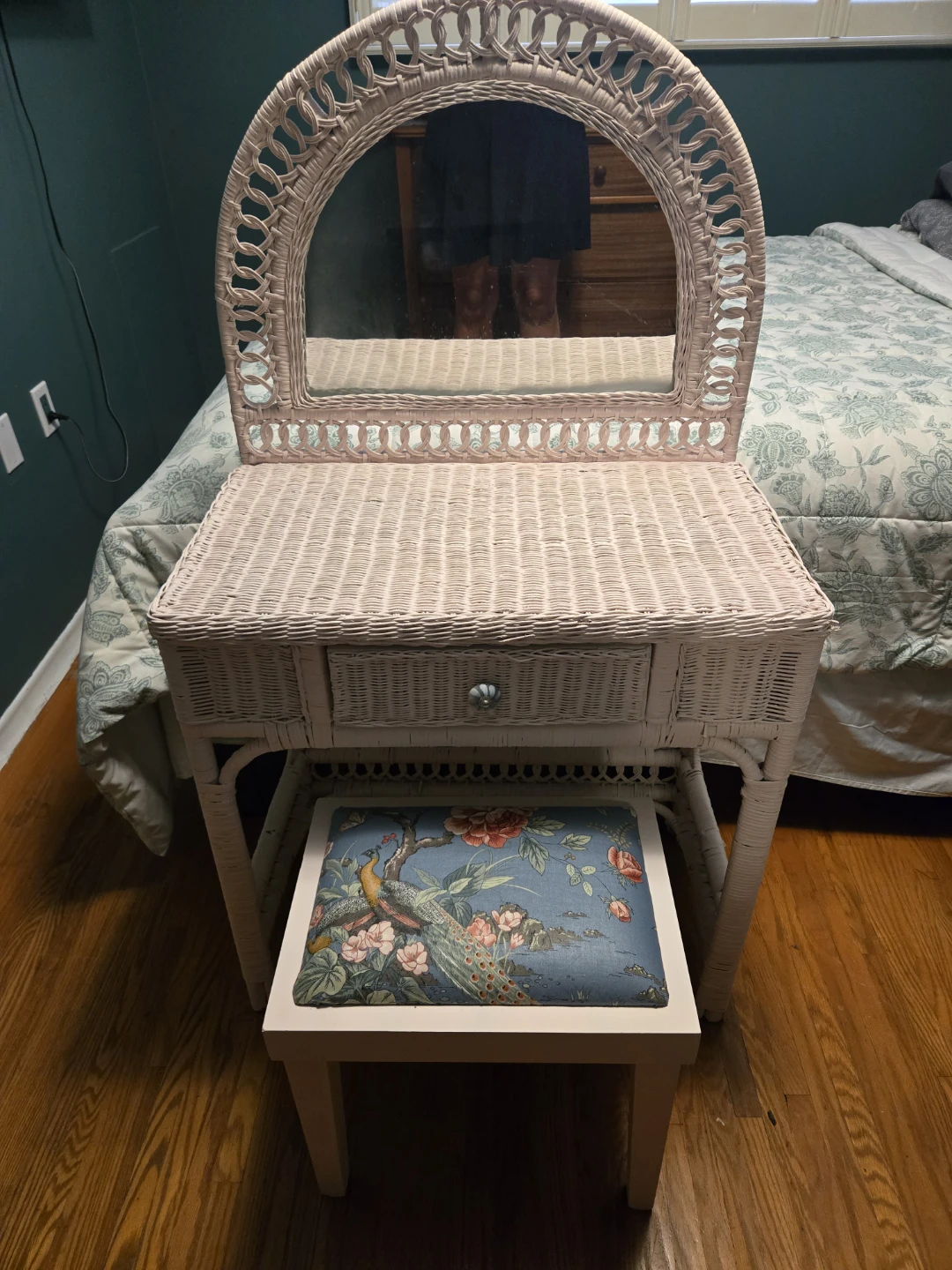 Vintage Wicker Vanity Desk with Arched Mirror