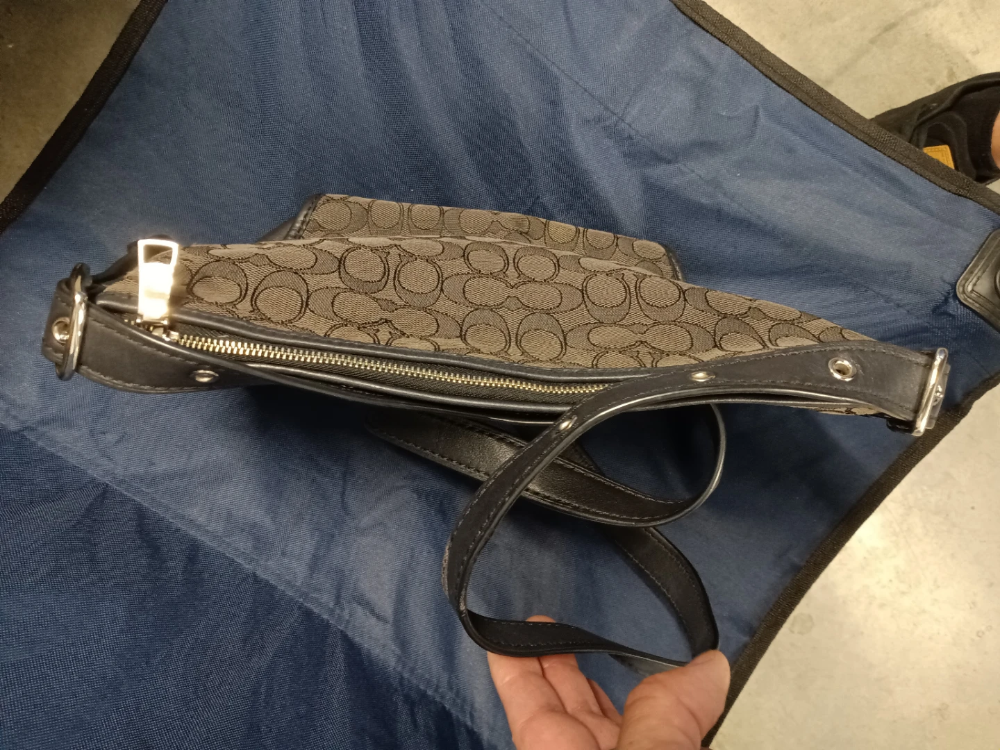 Coach Signature Pattern Shoulder Bag - photo 5