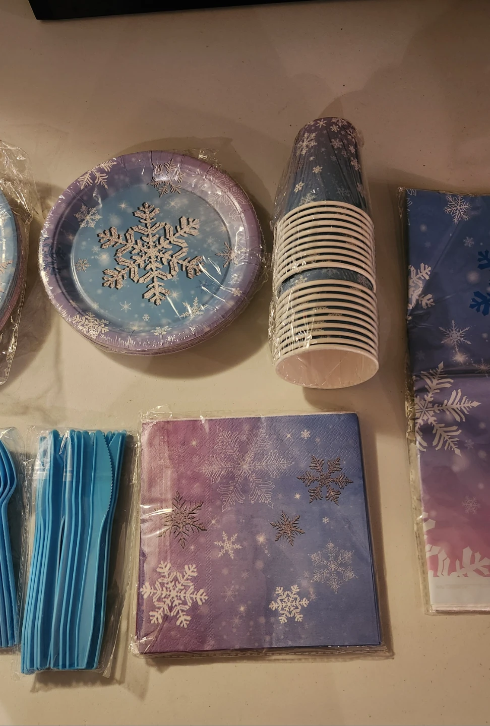 Snowflake Party Supplies Set - photo 2