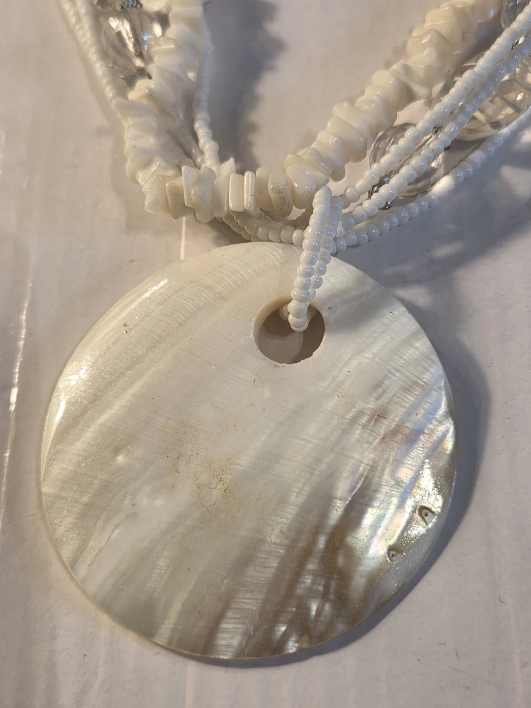 White Shell Pendant Necklace Set - photo 3