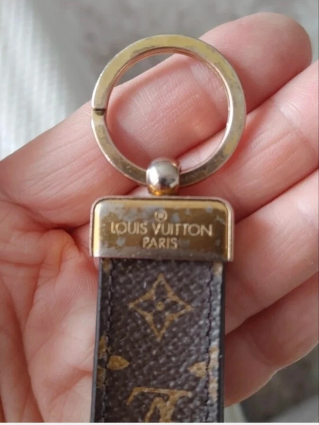 Louis Vuitton Dragonne Key Holder Charm - photo 3