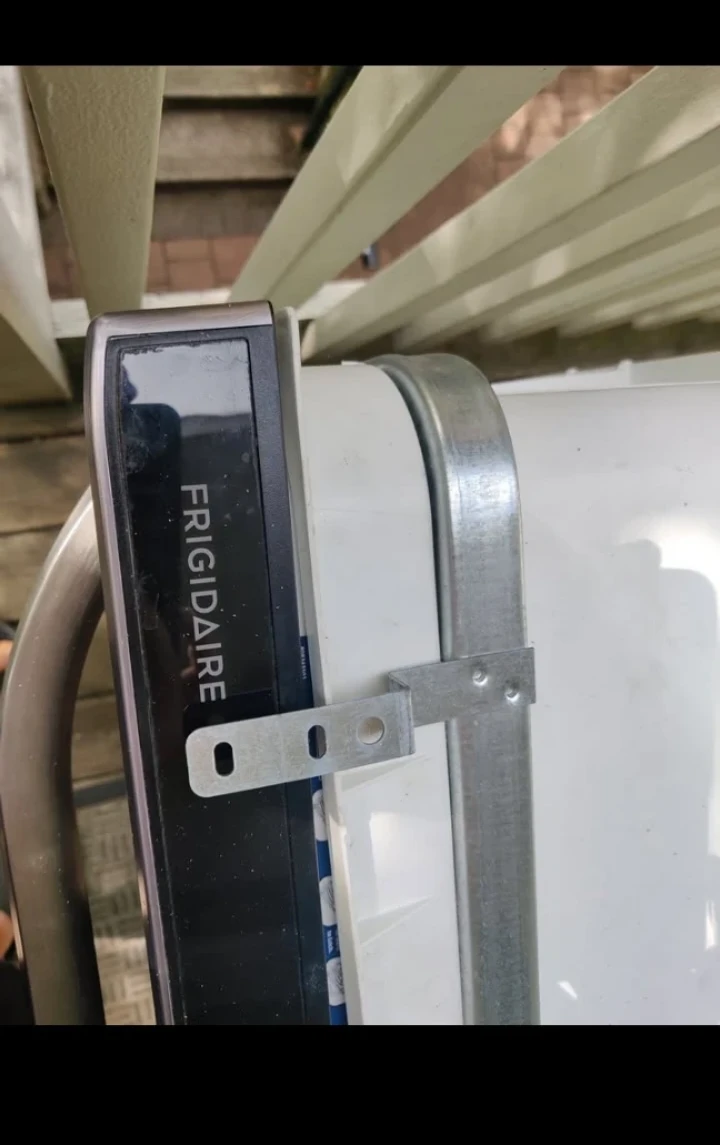Frigidaire Dishwasher - photo 4