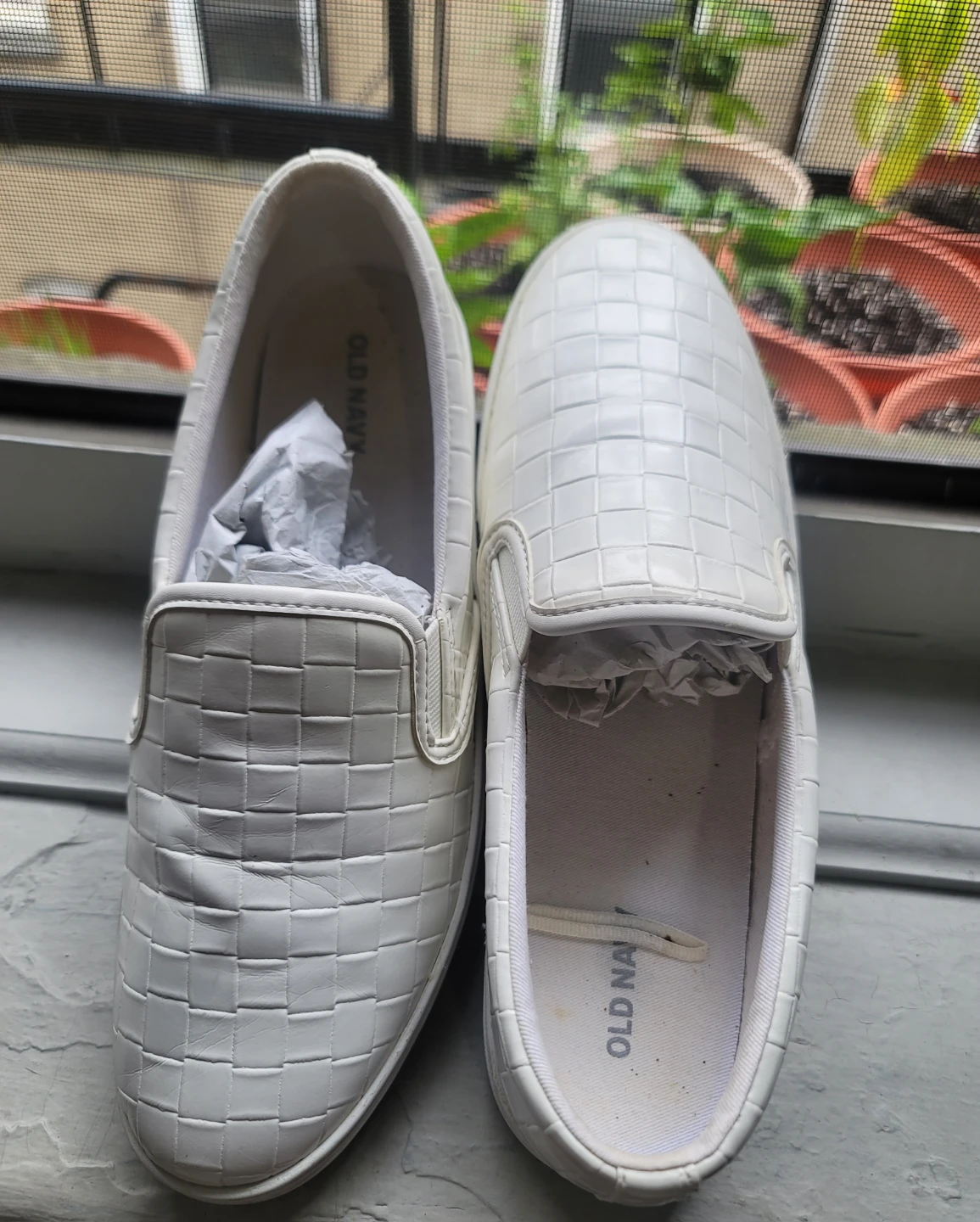Old Navy White Embossed Slip-On Shoes - photo 2