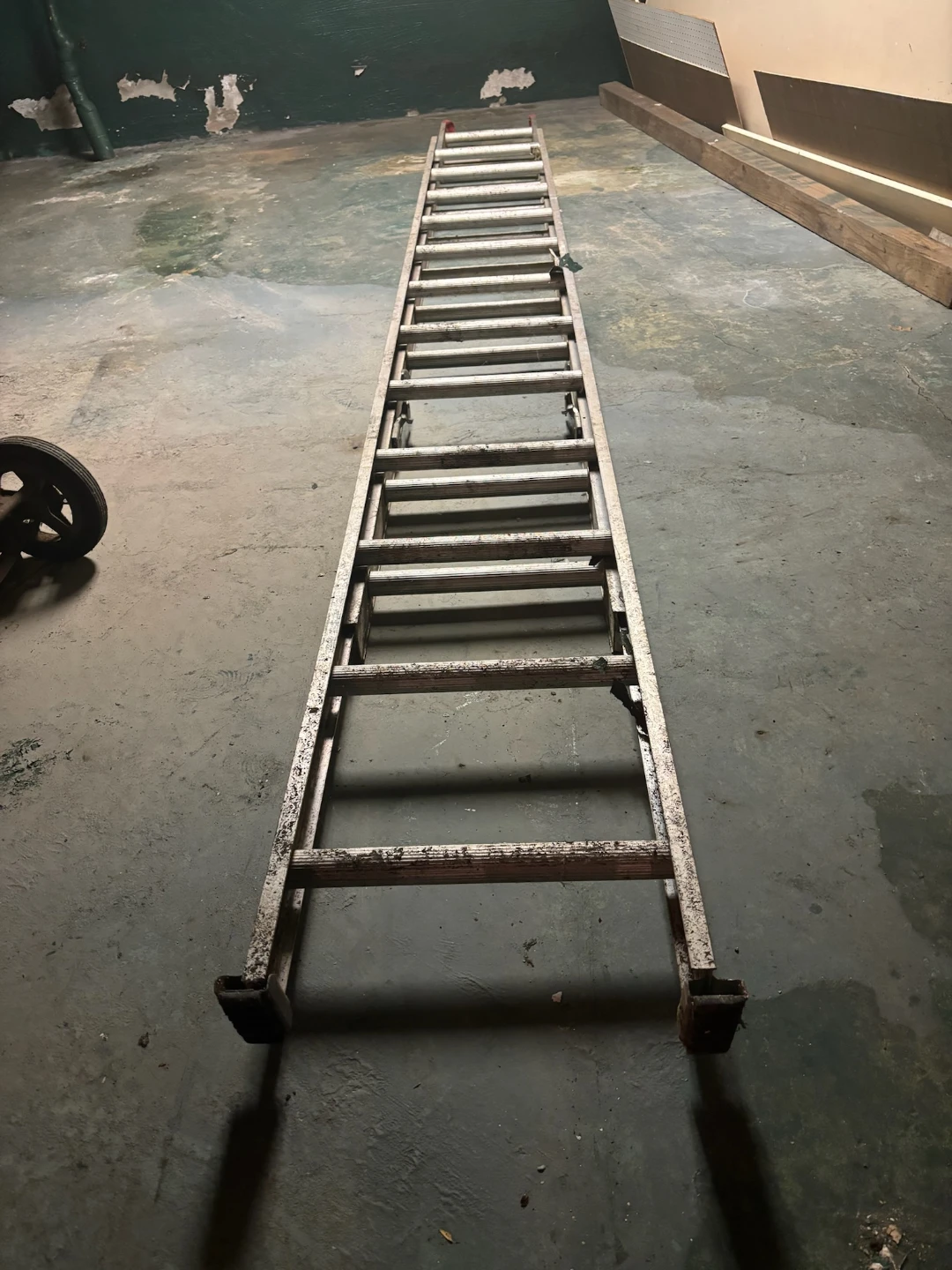 Aluminum Extension Ladder