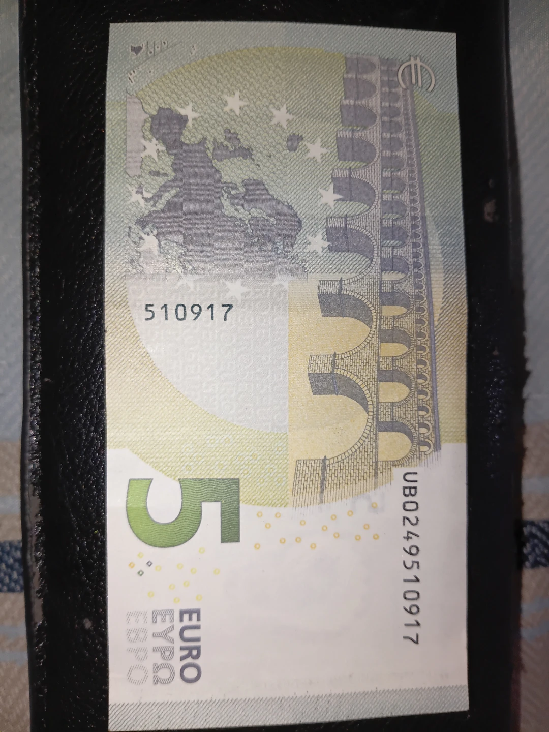 5 Euro Banknote - photo 2