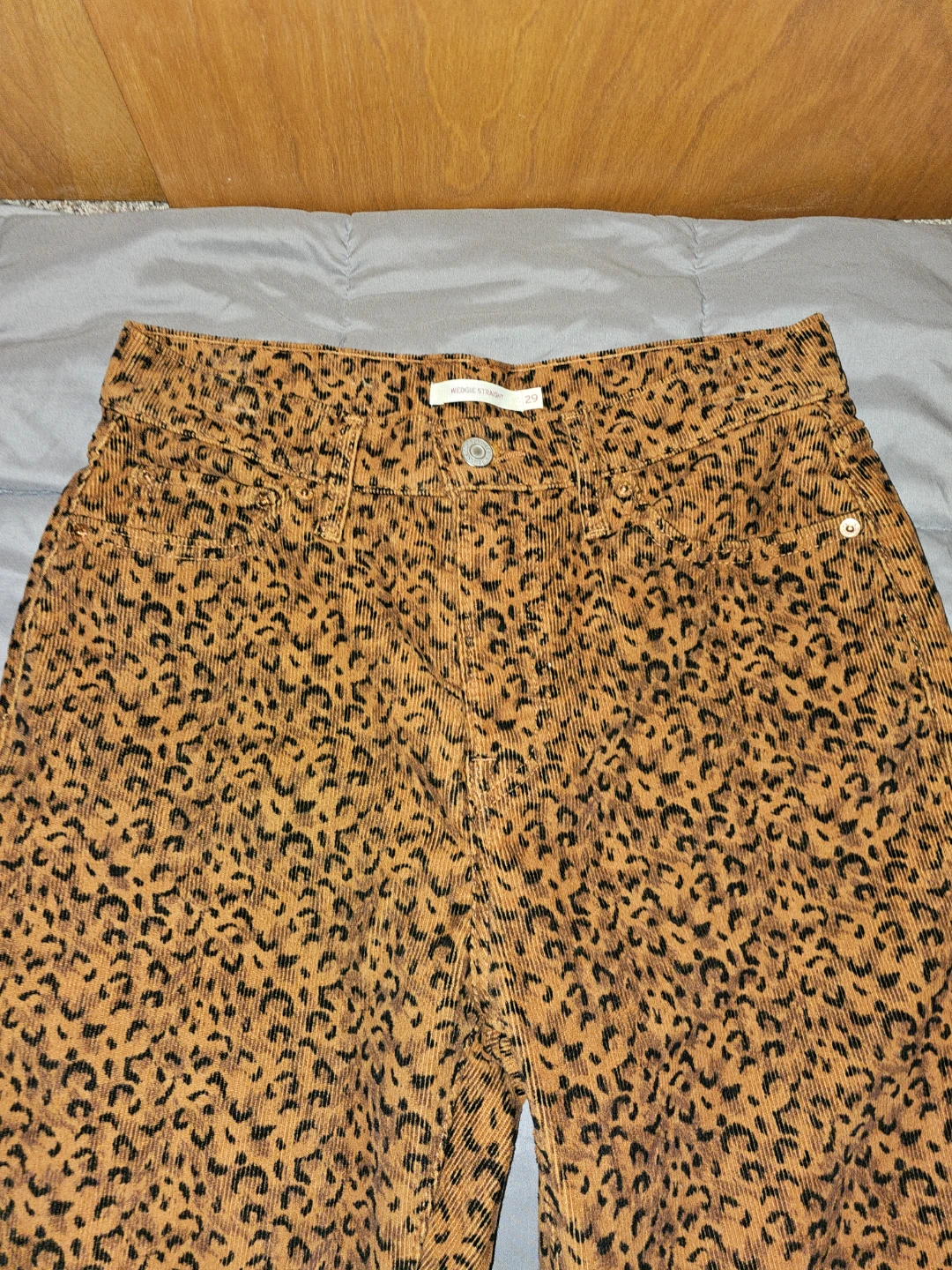Levi's Wedgie Straight Corduroy Pants Leopard Print Size 29 - photo 2