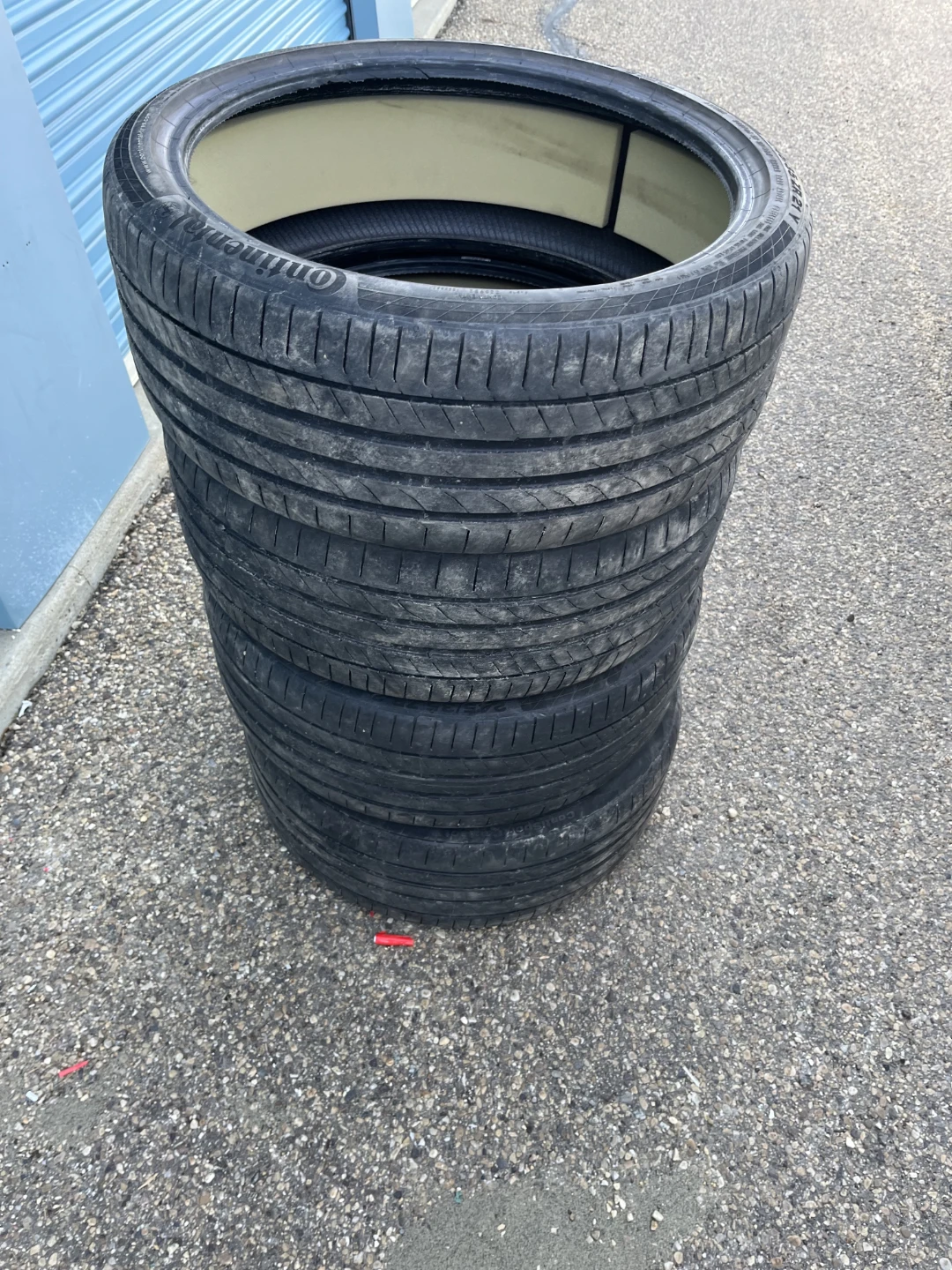 Continental Tires 245/35 ZR 21 V