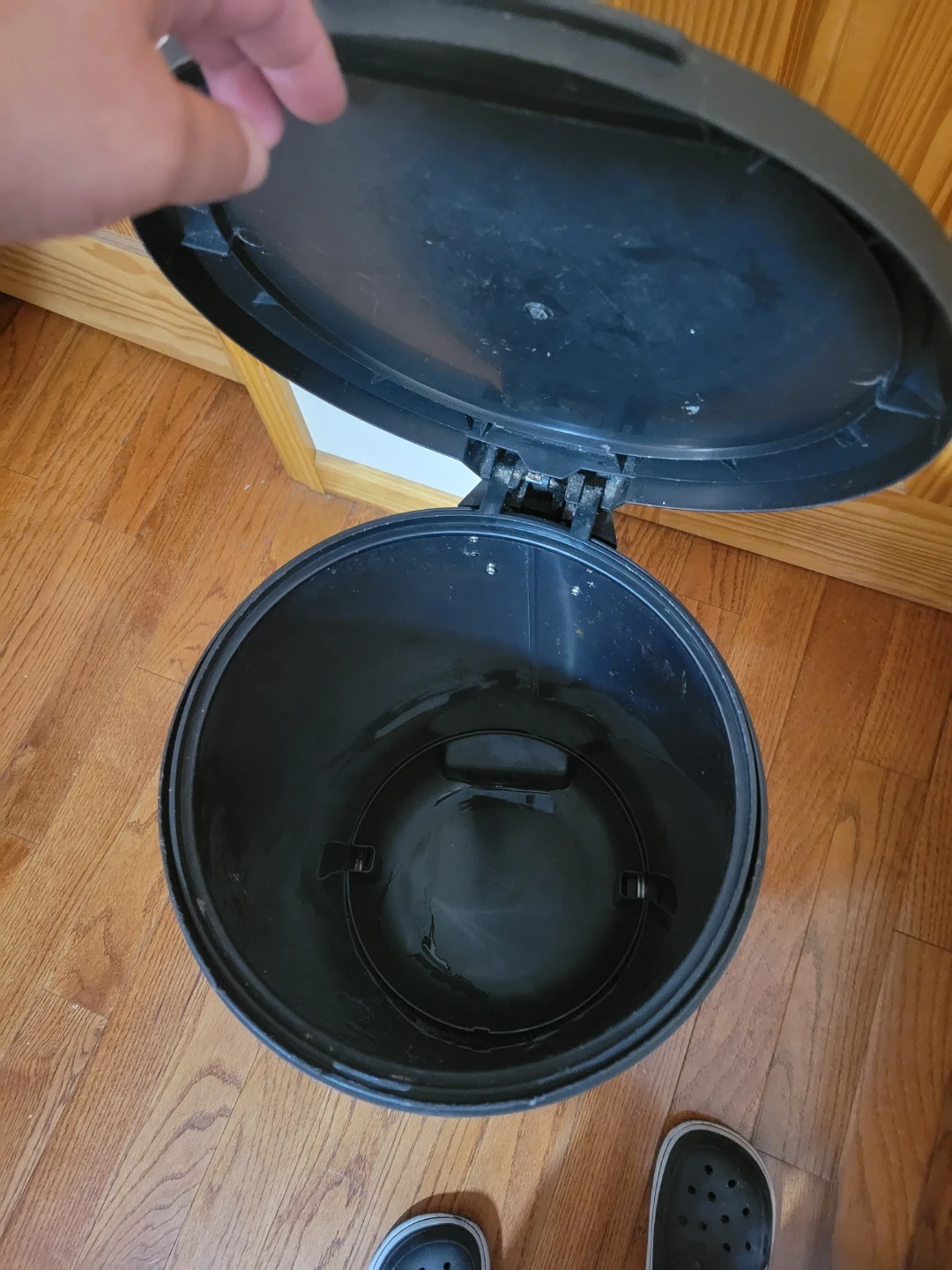 Stainless Steel Step Trash Can - photo 2