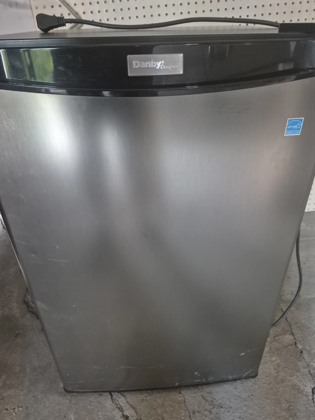 Danby Designer Mini Fridge EEV200808