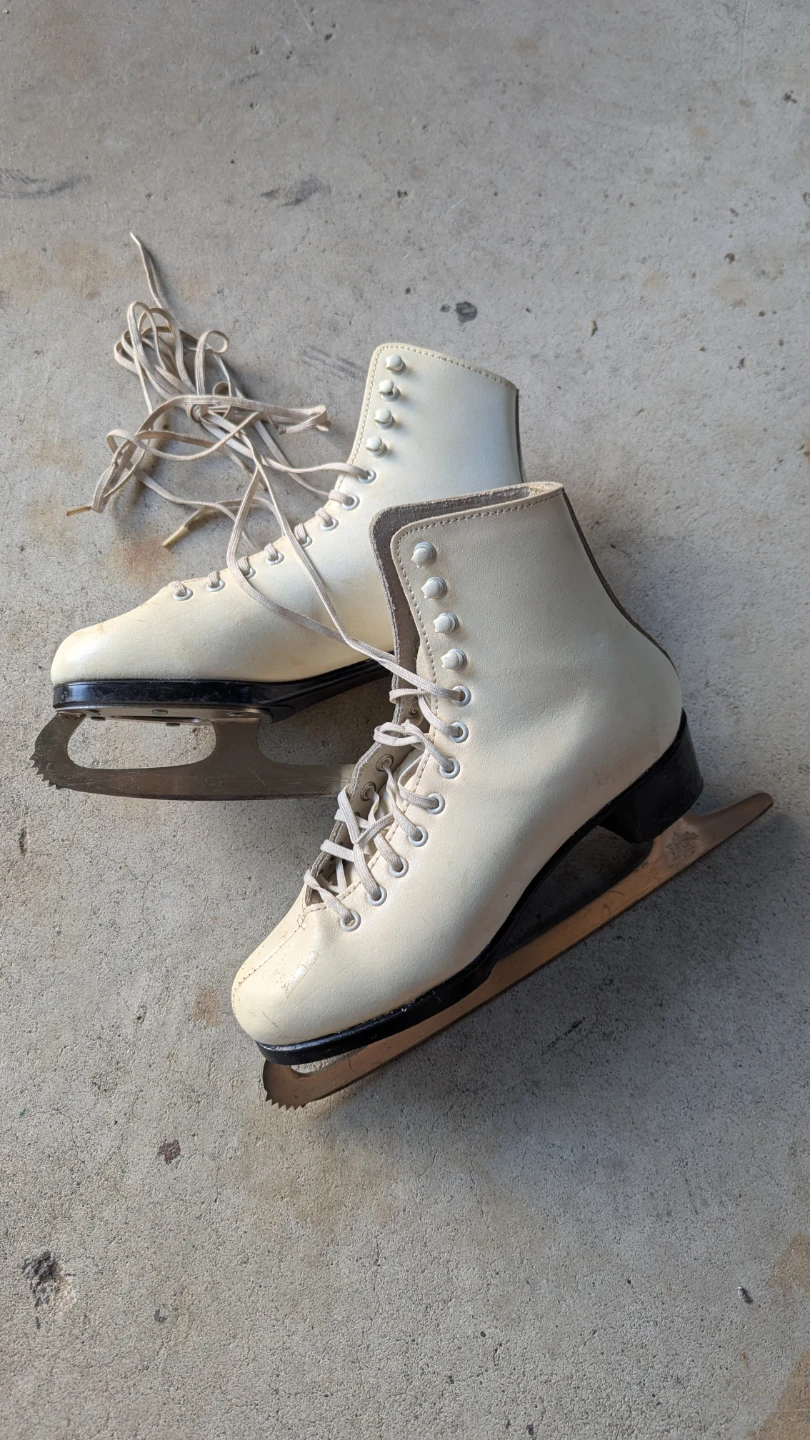 Women's Size 5 Figure Skates