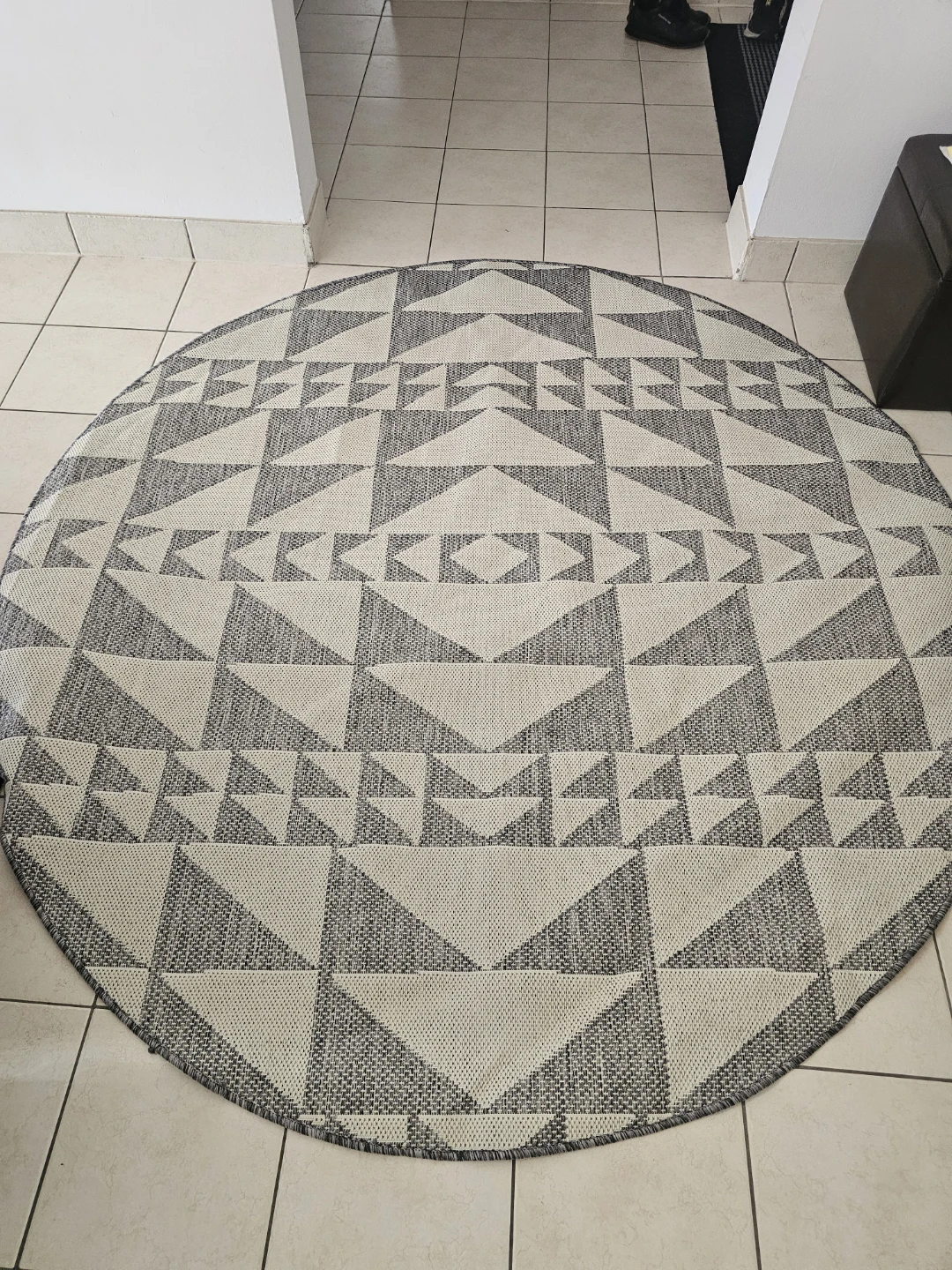 Round Geometric Pattern Rug