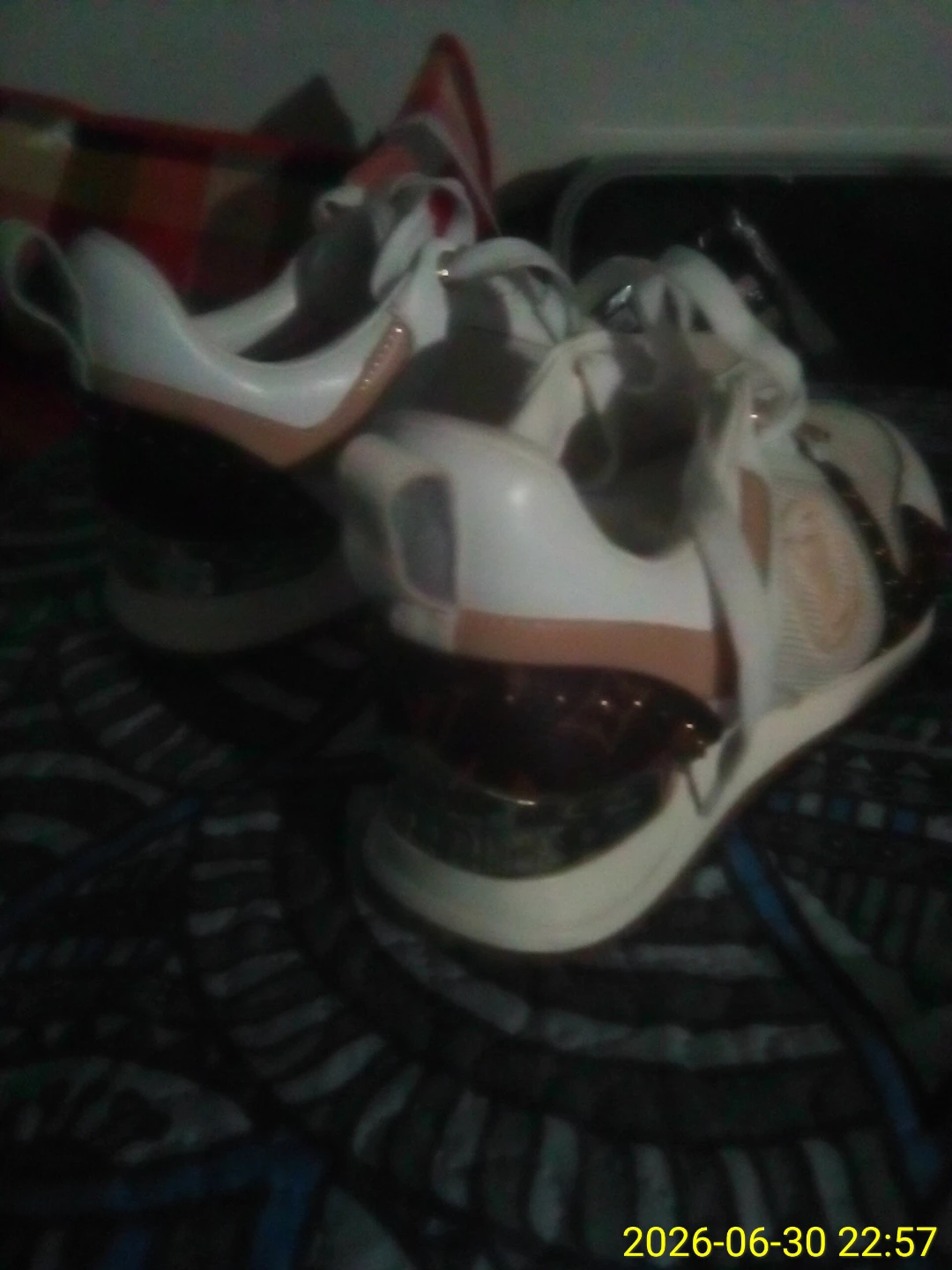 Louis Vuitton women's sneakers - photo 2