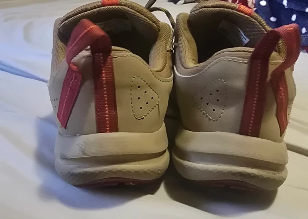 Under Armour Charged Sneakers - photo 2