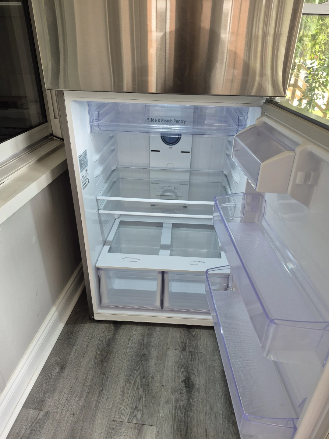Samsung RT18MDBZSR Refrigerator - photo 4