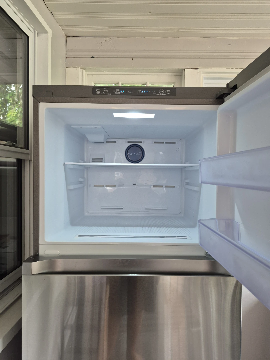 Samsung RT18MDBZSR Refrigerator - photo 5