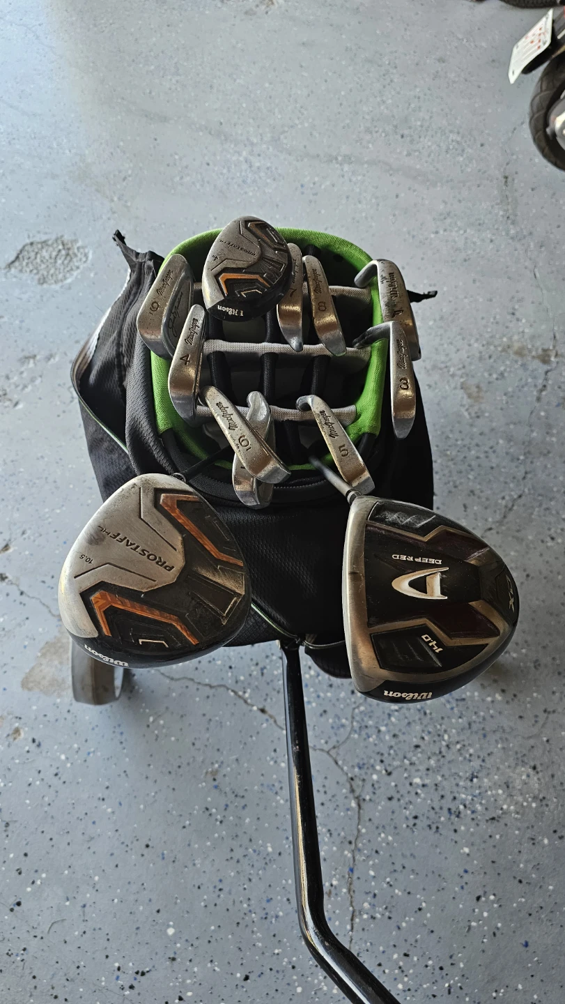 TaylorMade Golf Bag and Clubs Set and cart