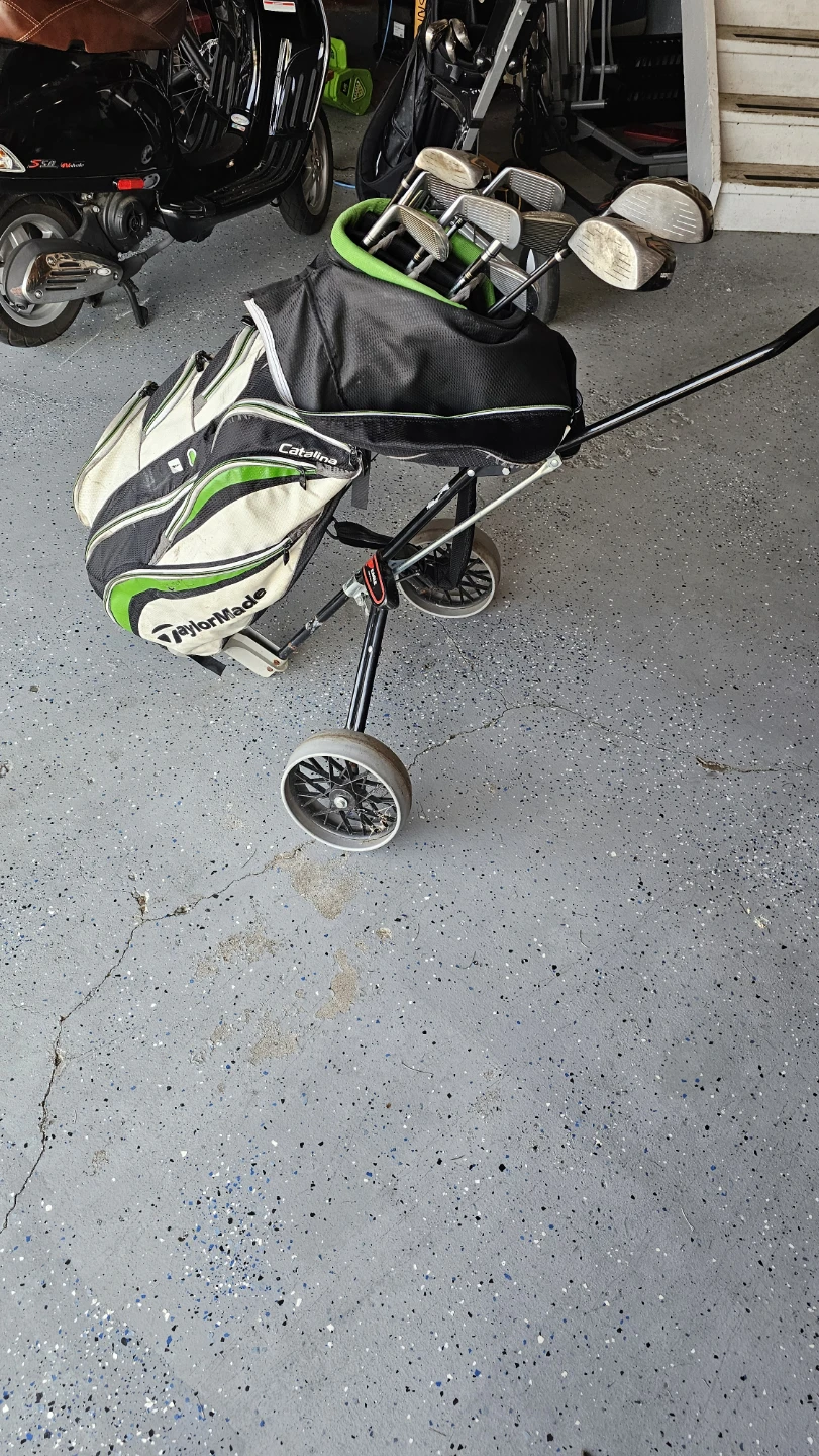 TaylorMade Golf Bag and Clubs Set and cart - photo 3