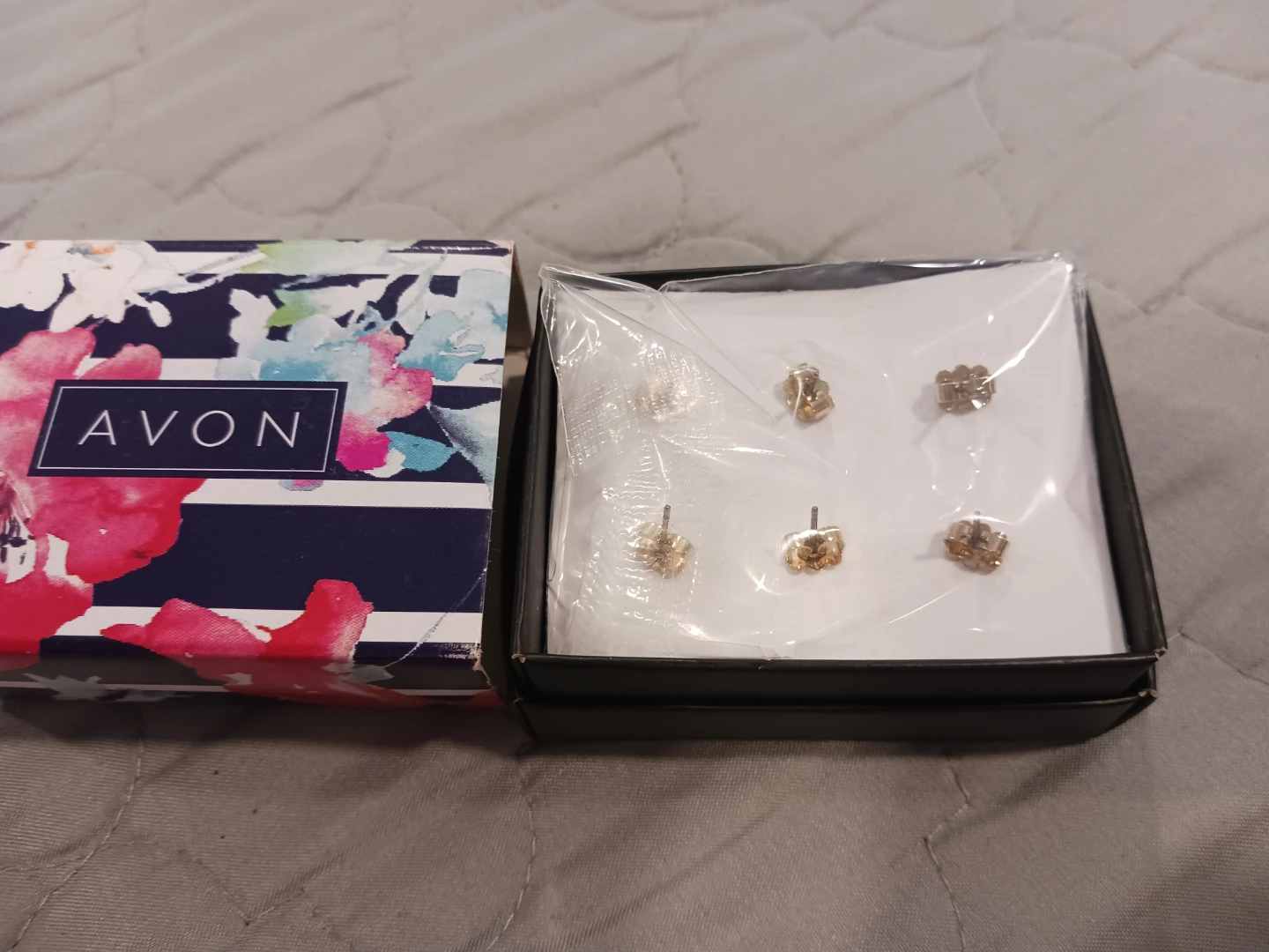 AVON Stud Earrings Set - photo 2