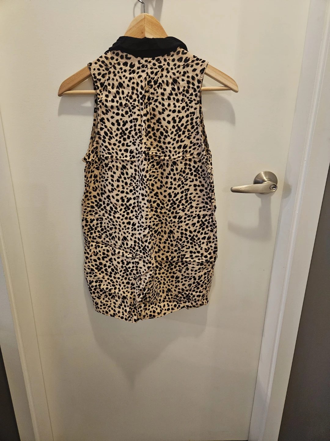 Divided H&M Sleeveless Leopard Print Blouse - photo 3