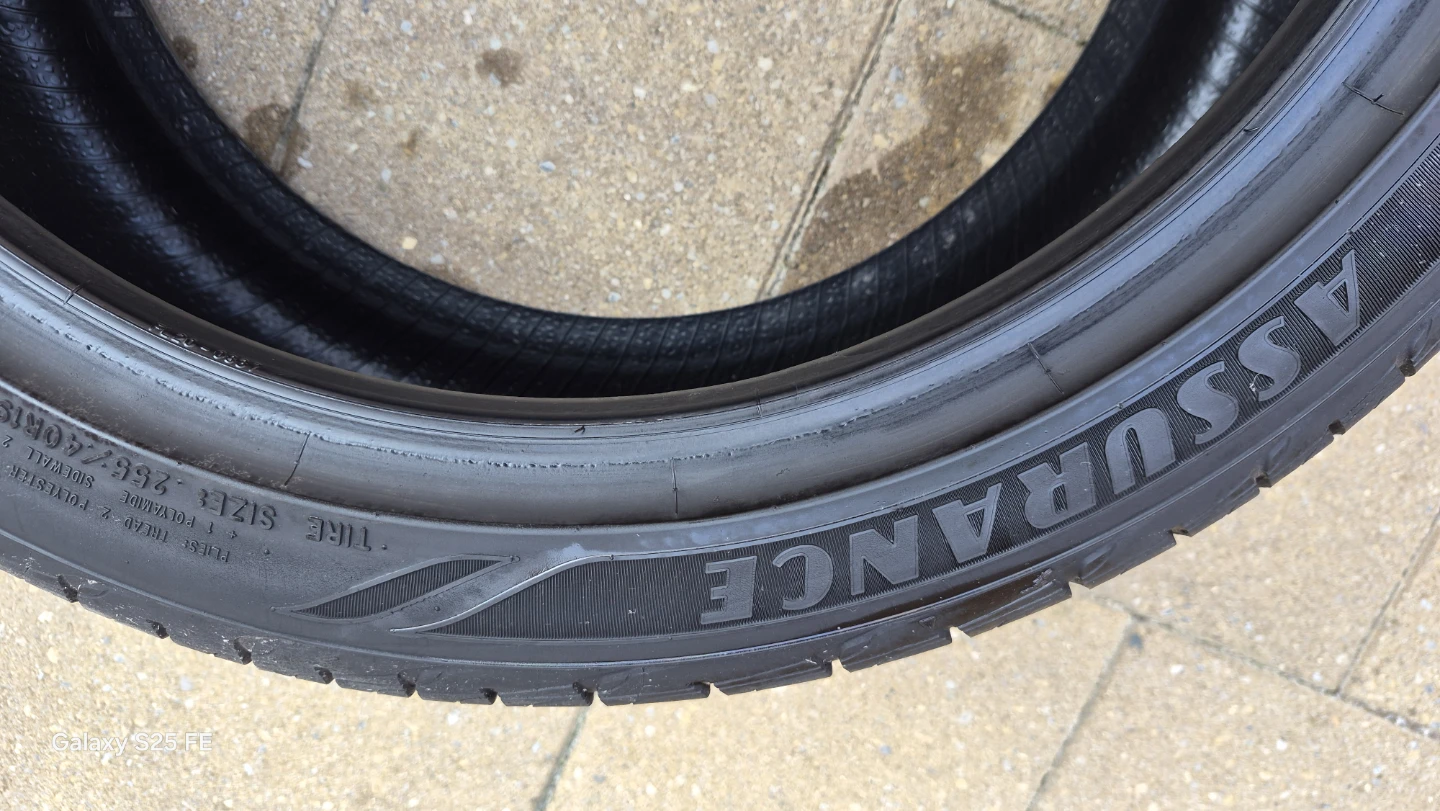 Goodyear Assurance ComfortDrive Tire 255/40R19 - photo 2