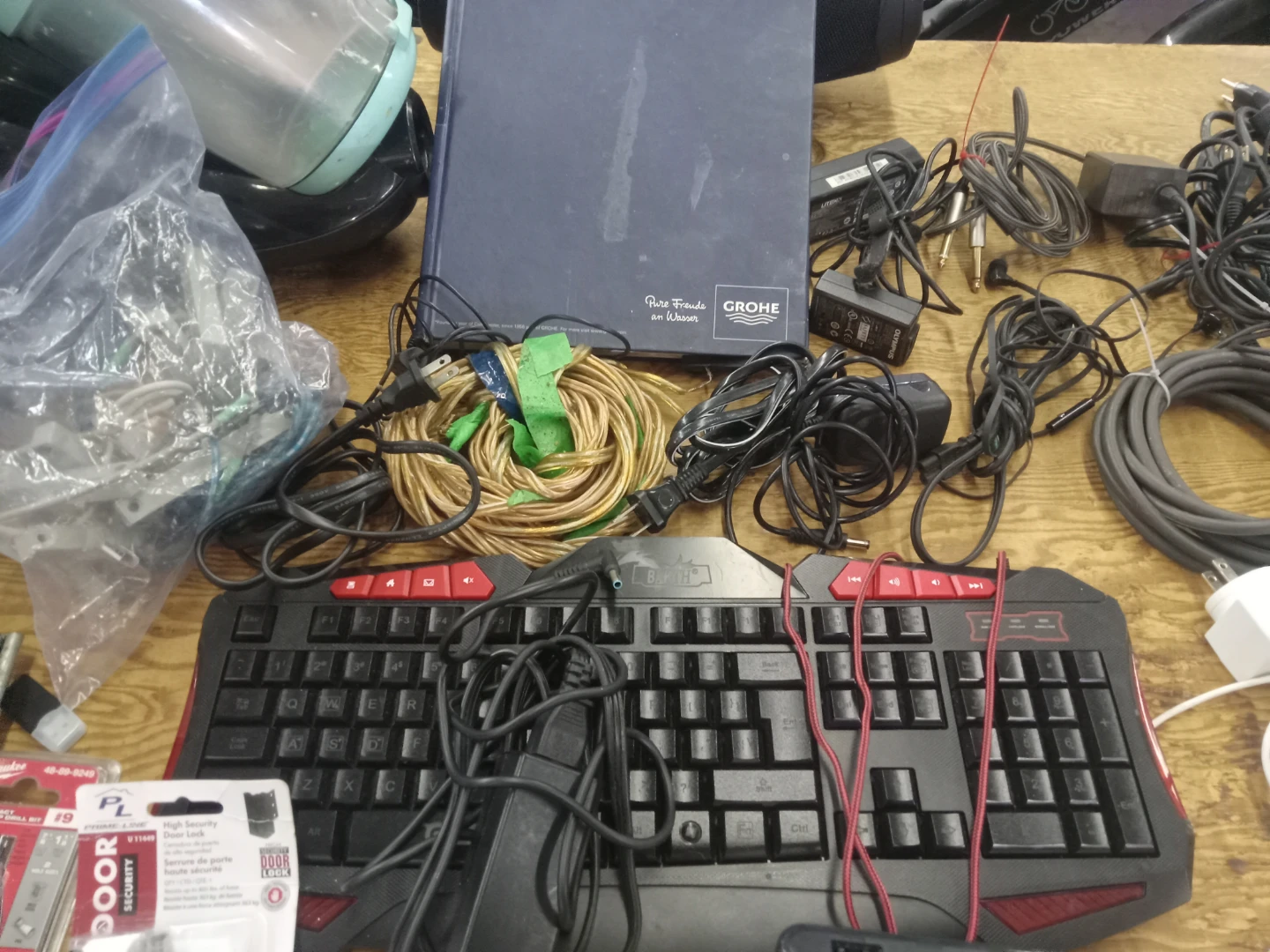 Assorted Electronics Cables & Accessories - photo 3