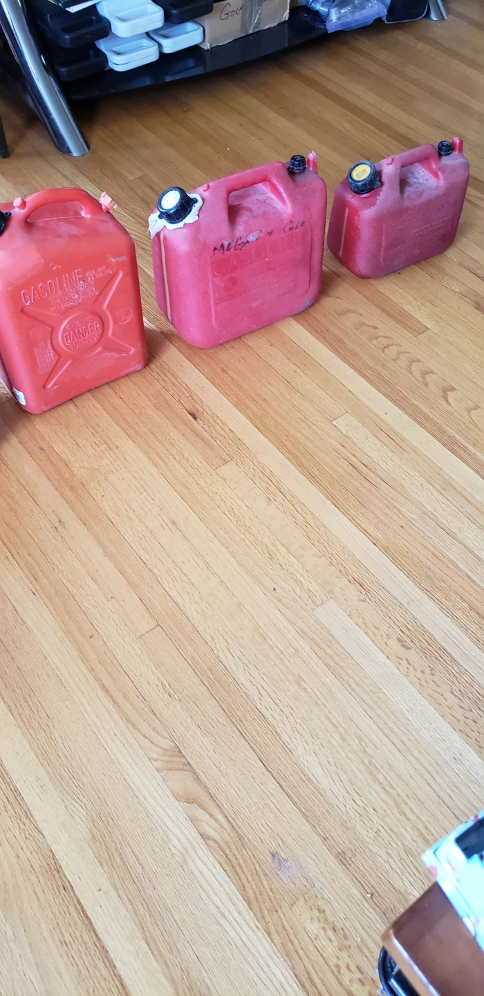 Set of 4 Red and Orange Gasoline Cans - photo 2