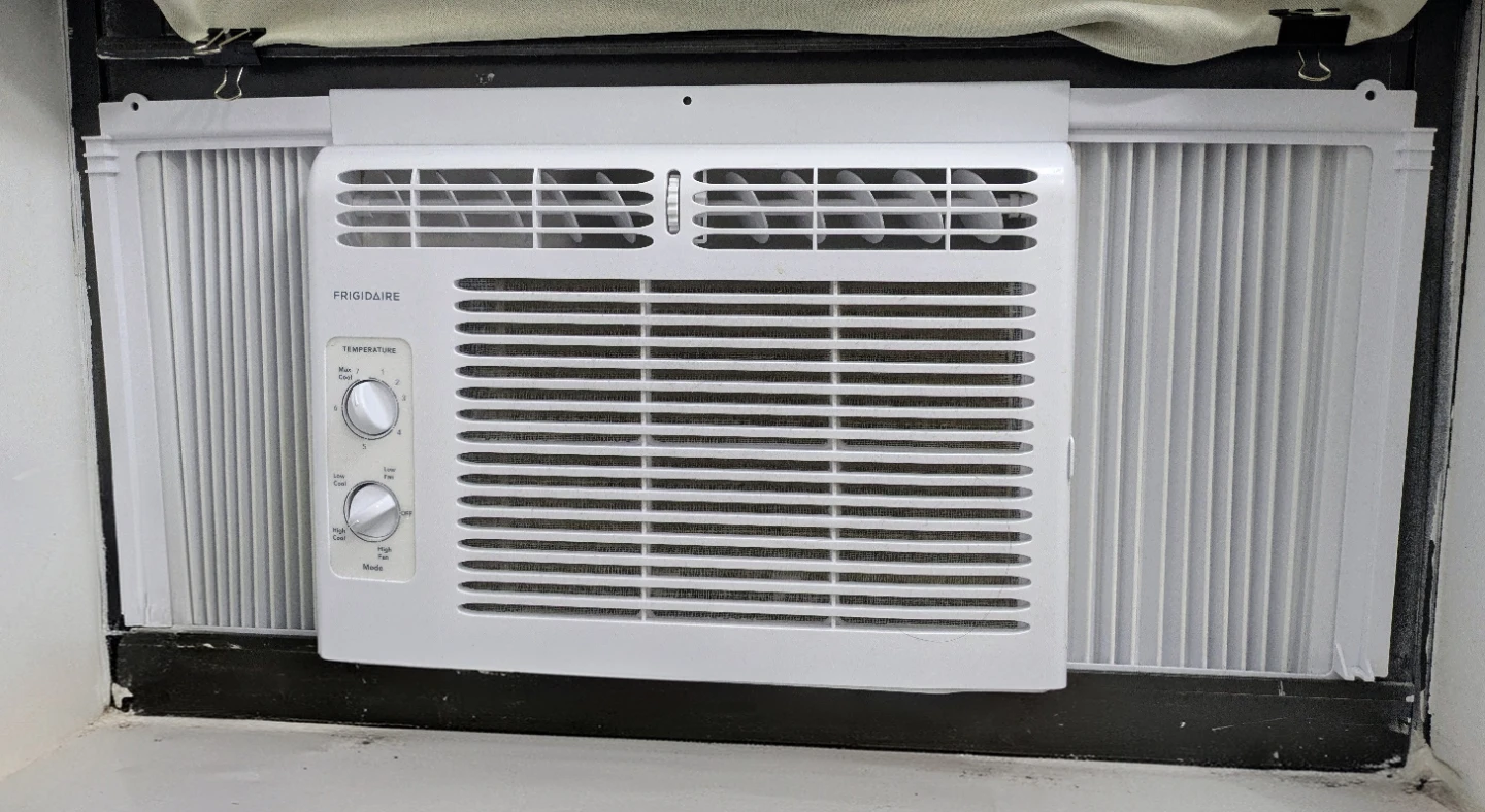Window AC (Brand new!!)