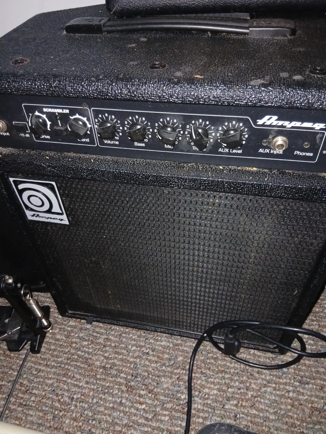 Bass guitar amp